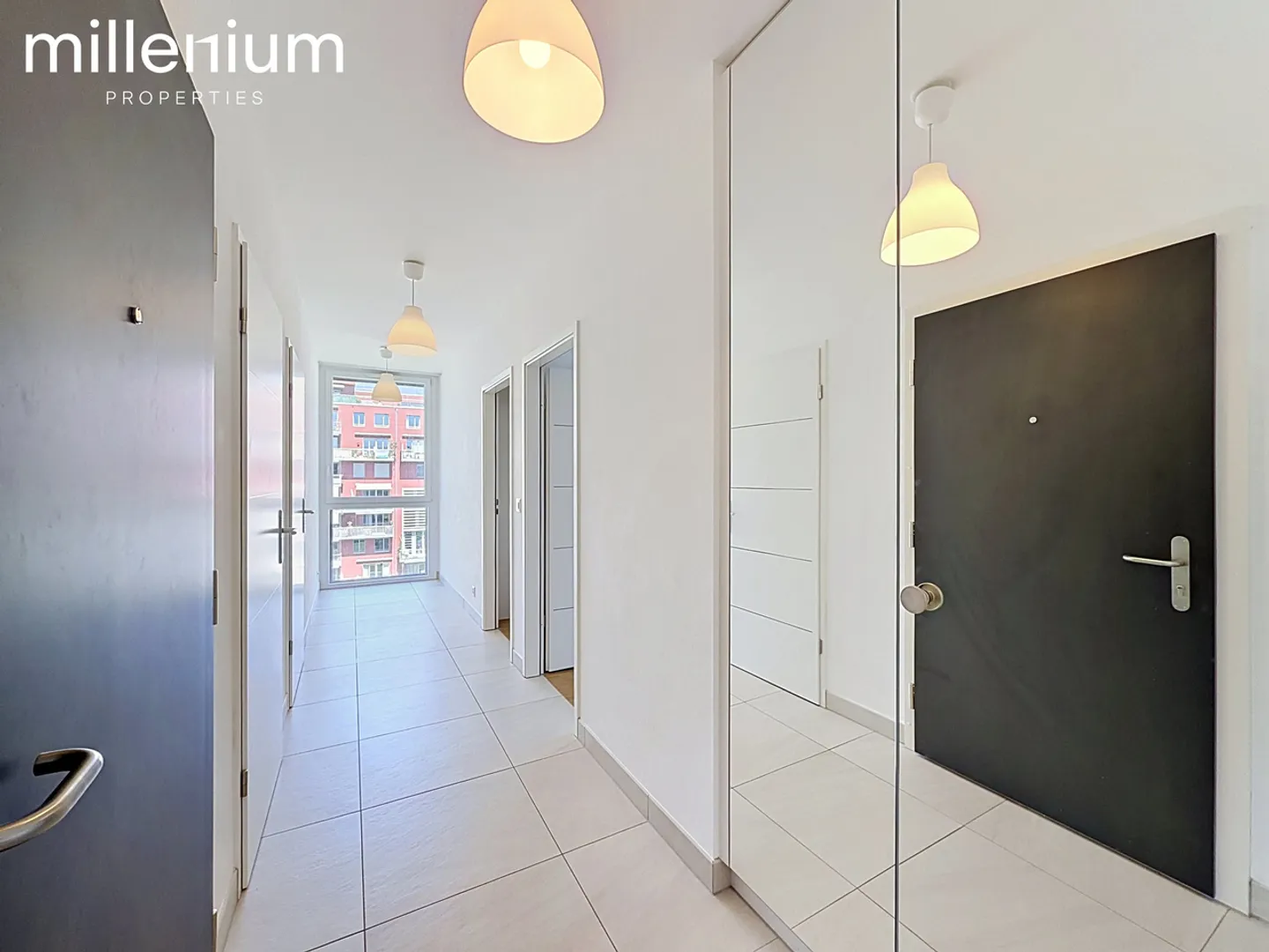 Appartement avec 4 chambres, grand balcon et équipements modernes à Meyrin - Photo 5 sur 9