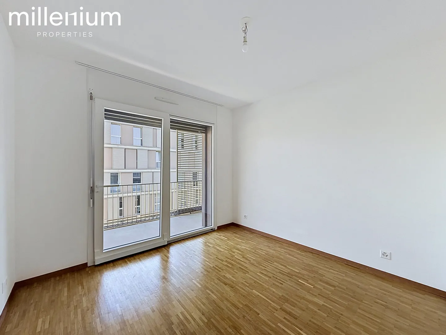 Appartement avec 4 chambres, grand balcon et équipements modernes à Meyrin - Photo 6 sur 9