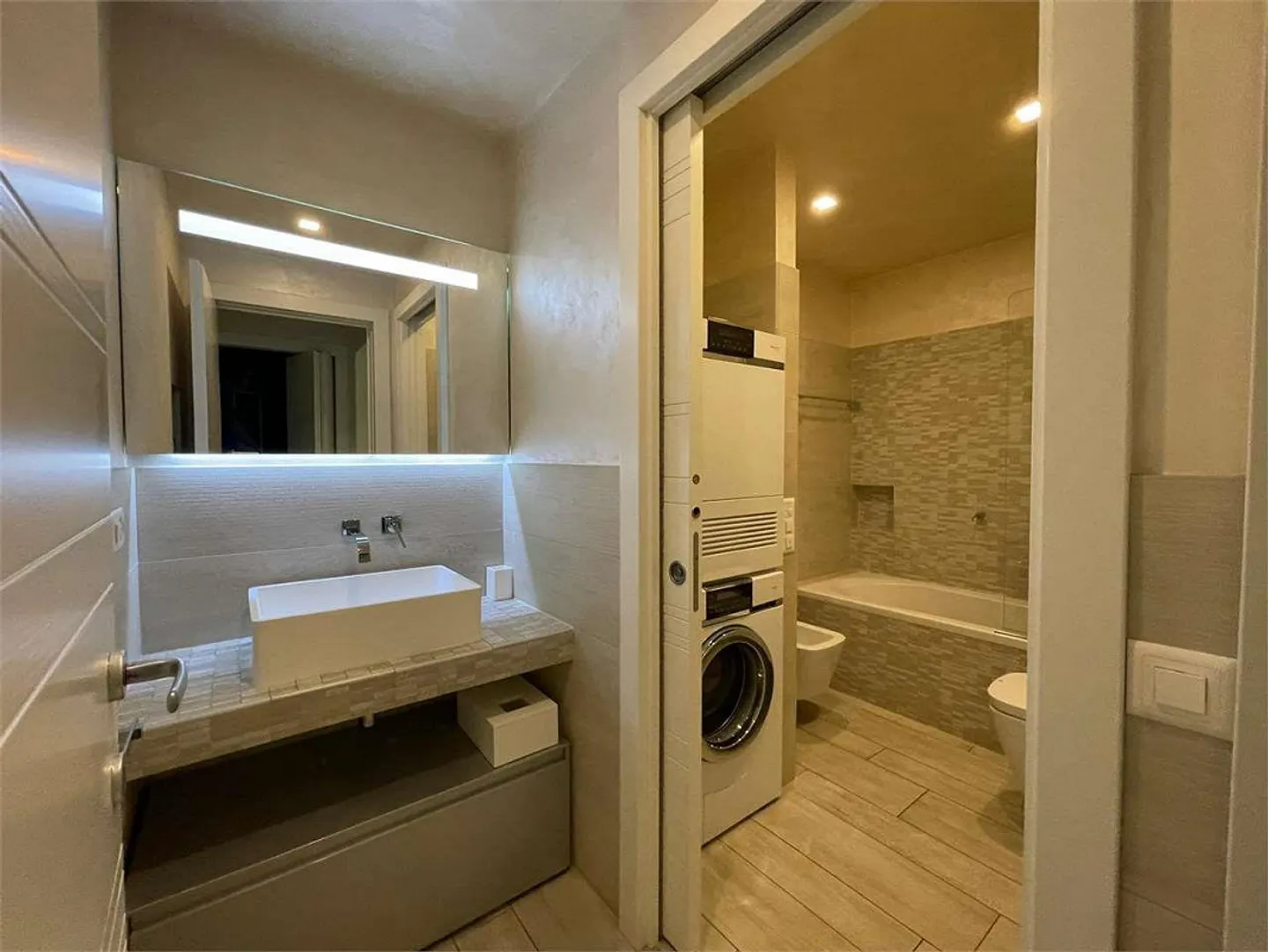 Modern furnished apartment for rent with panoramic lake view - Photo 11 of 13