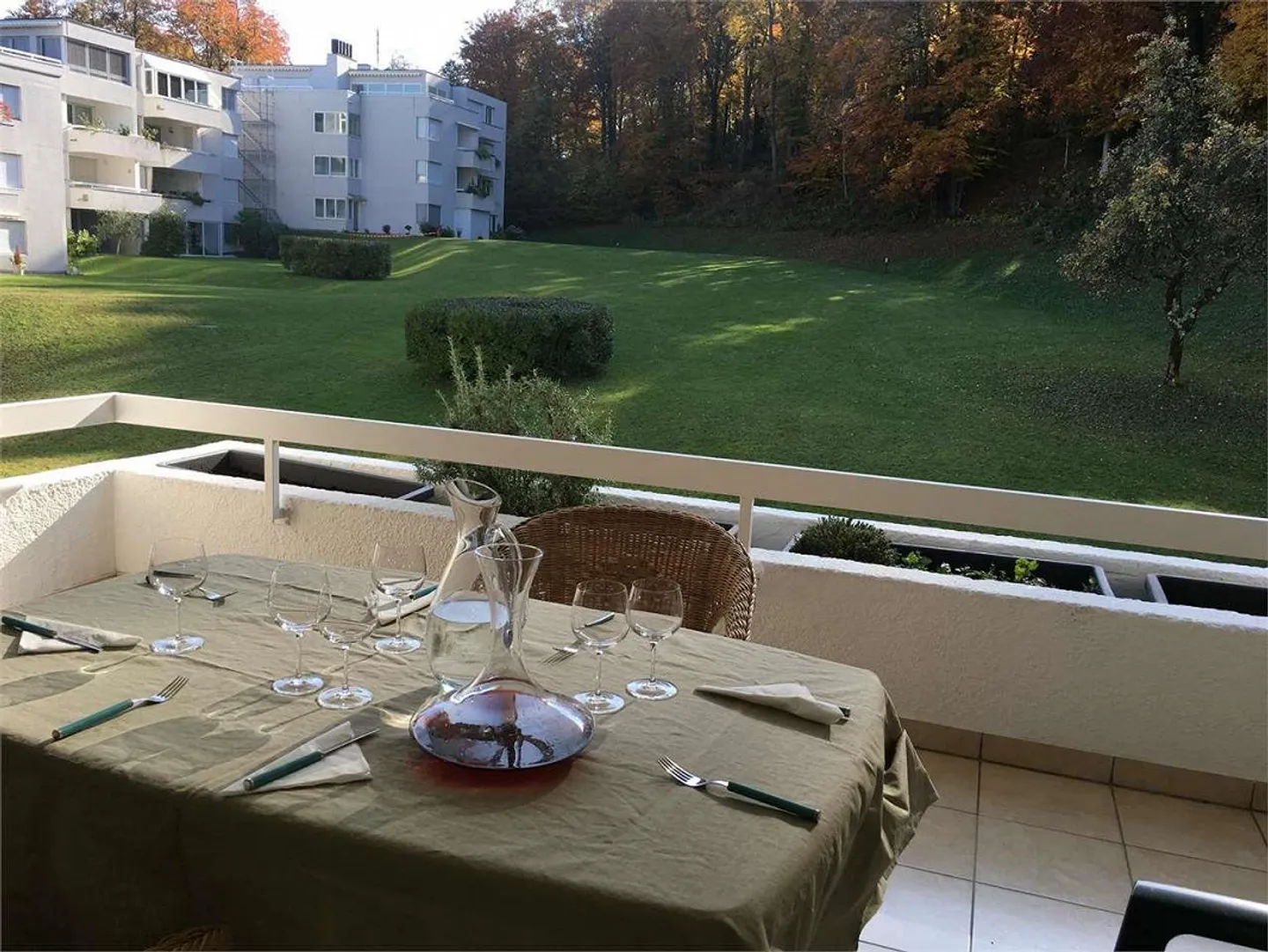 Modern furnished apartment for rent with panoramic lake view - Photo 12 of 13