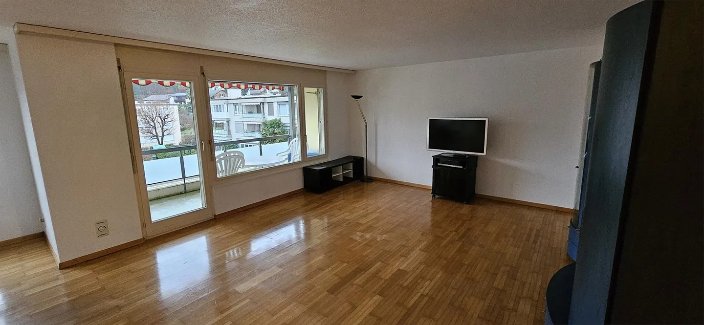 Appartement 3,5 pièces 100m2 dans le quartier prisé d'Altwiesen Würenlos - Photo 2 sur 5