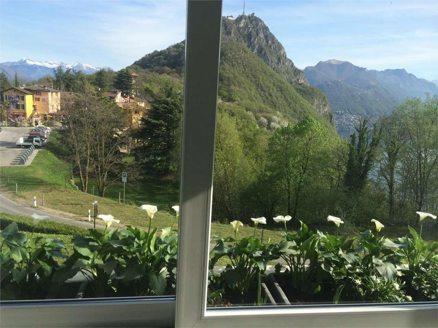 Modern furnished apartment for rent with panoramic lake view - Photo 13 of 13