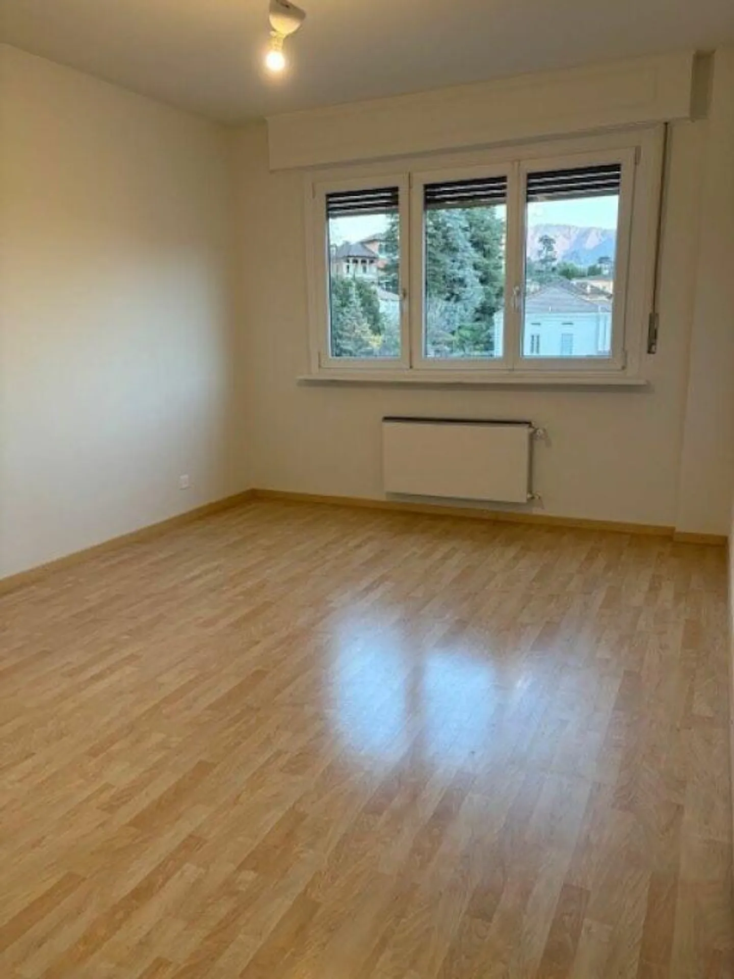 Appartamento luminoso con terrazza - Foto 4 di 8