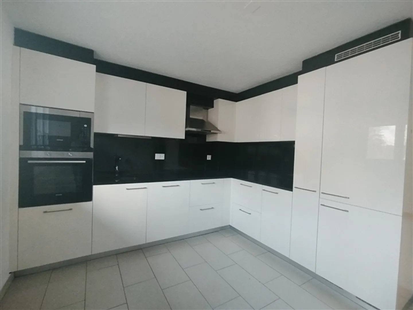 House with 6.5 rooms spread over two levels - Photo 1 of 9