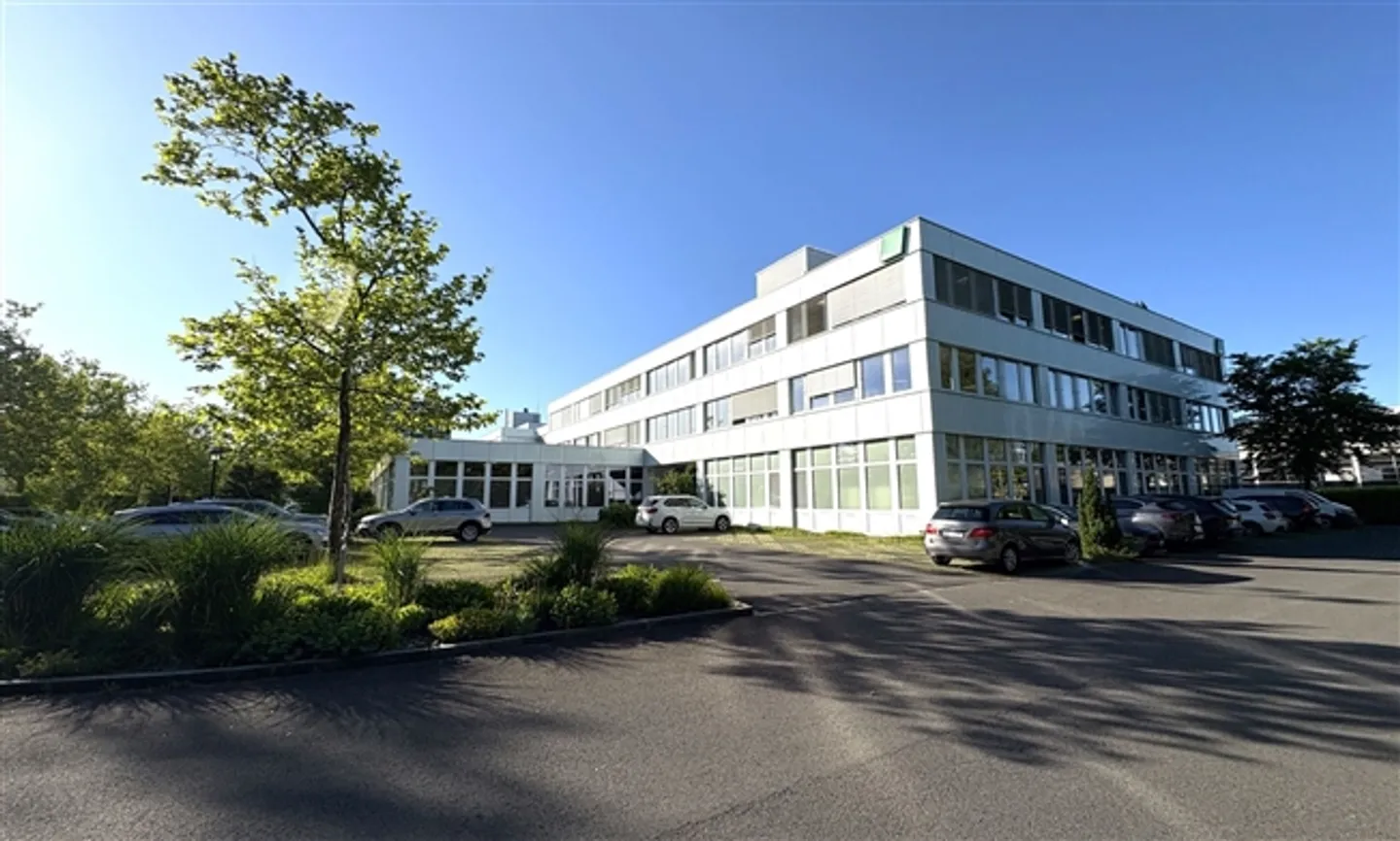 From 340 m² - versatile office and commercial spaces - Photo 5 of 10