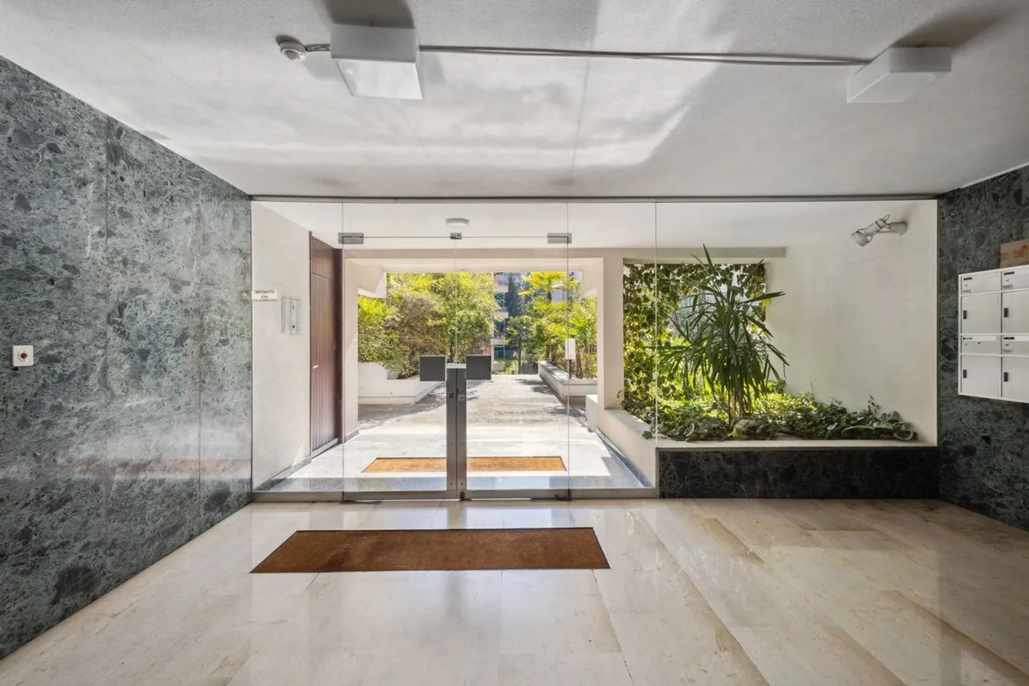 Appartamento in vendita - Foto 10 di 12