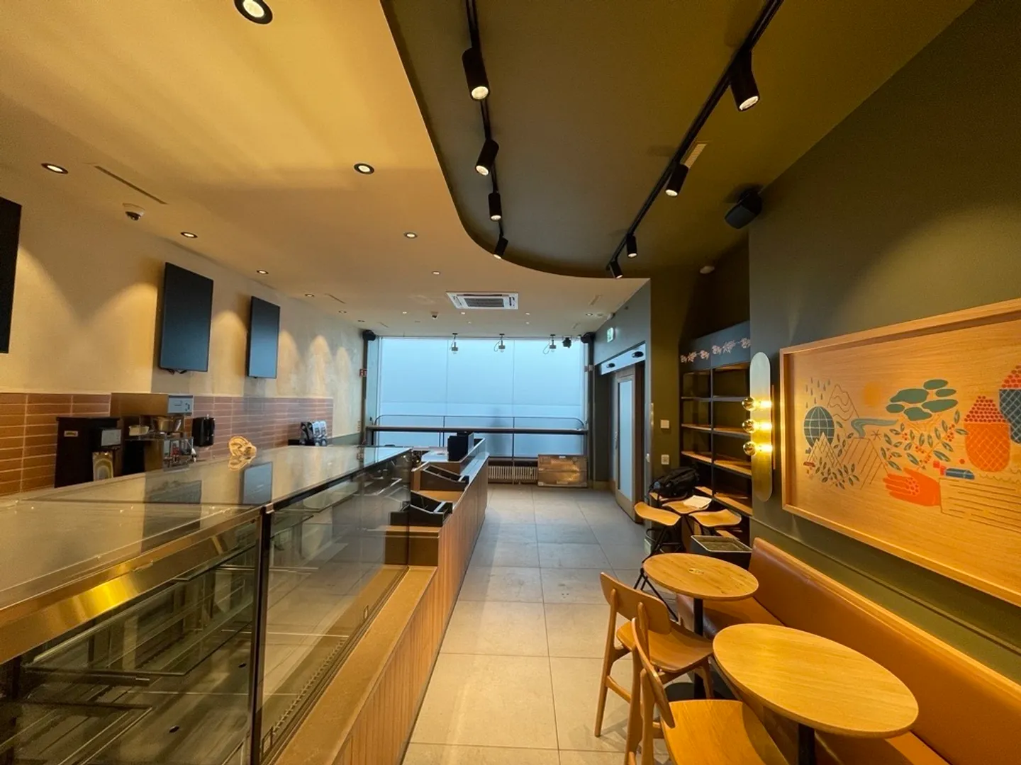 Espace de vente de café agrandi dans un emplacement privilégié - Photo 2 sur 5