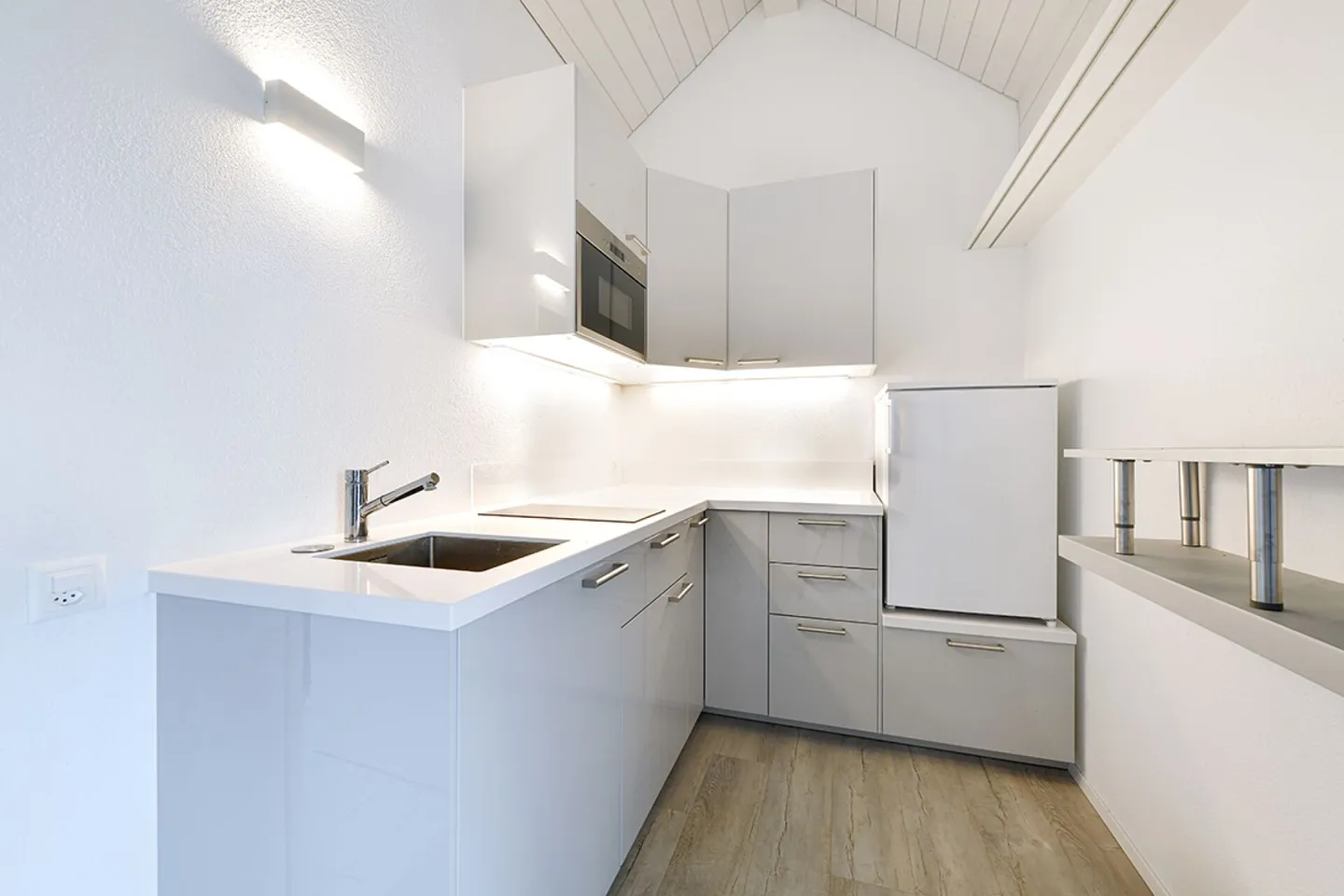 4.5-Zimmer Doppel-Einfamilienhaushälfte mit 2.5-Zimmer Einliegerwohnung - Foto 8 von 10