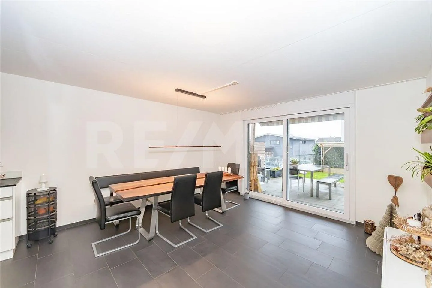 Practical Garden Apartment with Options - Photo 6 of 13