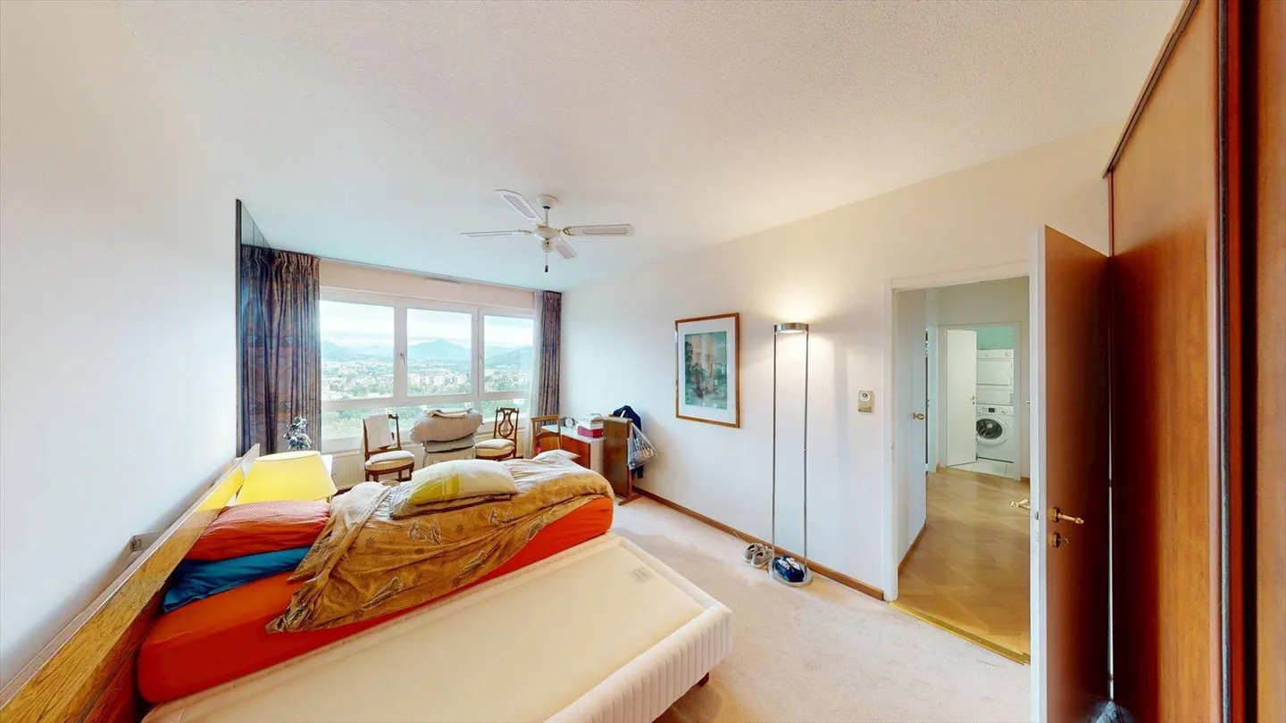 Very large 6-room apartment crossing on the 15th floor - Photo 5 of 10