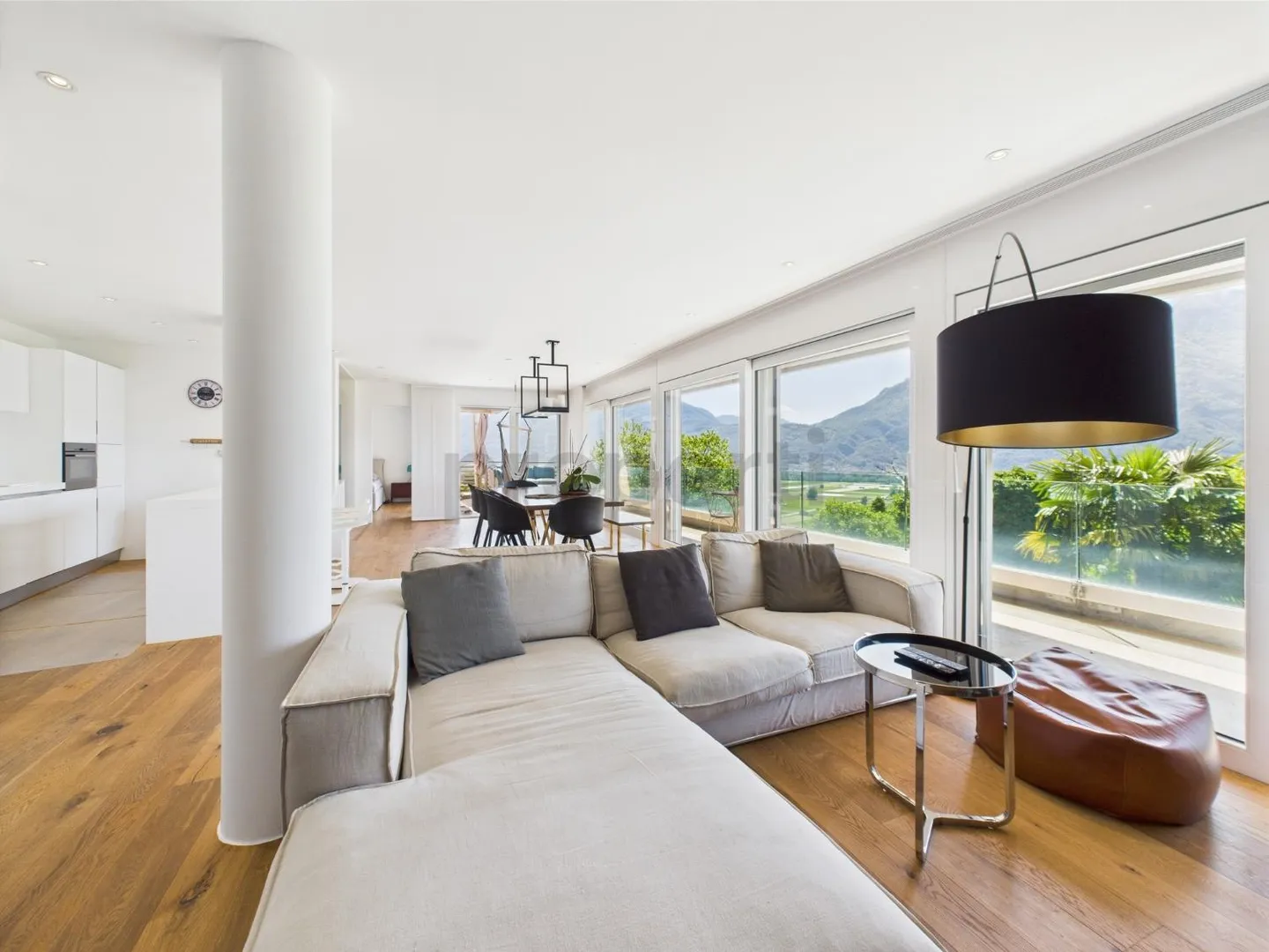 Appartement exclusif avec vue panoramique sur le lac à Gordola - Photo 4 sur 12