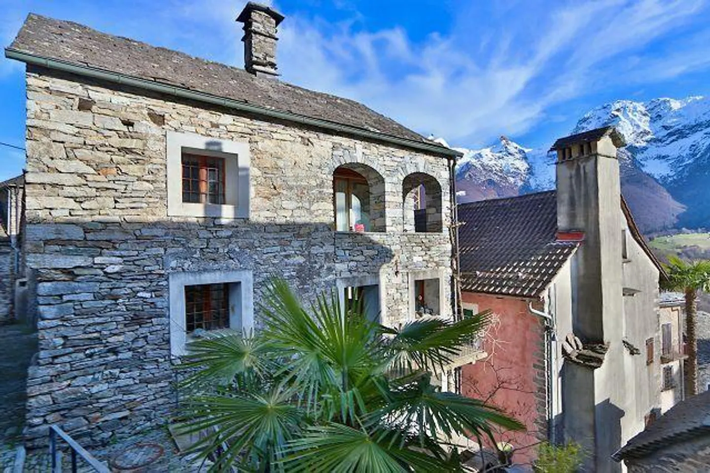 Casa ticinese di 7 locali e mezzo nel nucleo - Foto 1 di 41