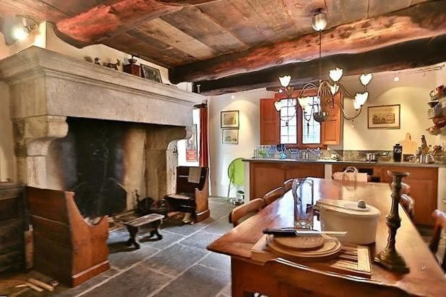 Casa ticinese di 7 locali e mezzo nel nucleo - Foto 2 di 41