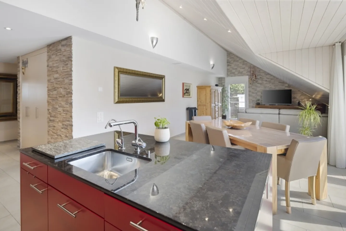 Oasi abitativa centrale e moderna con terrazza soleggiata - Foto 3 di 12