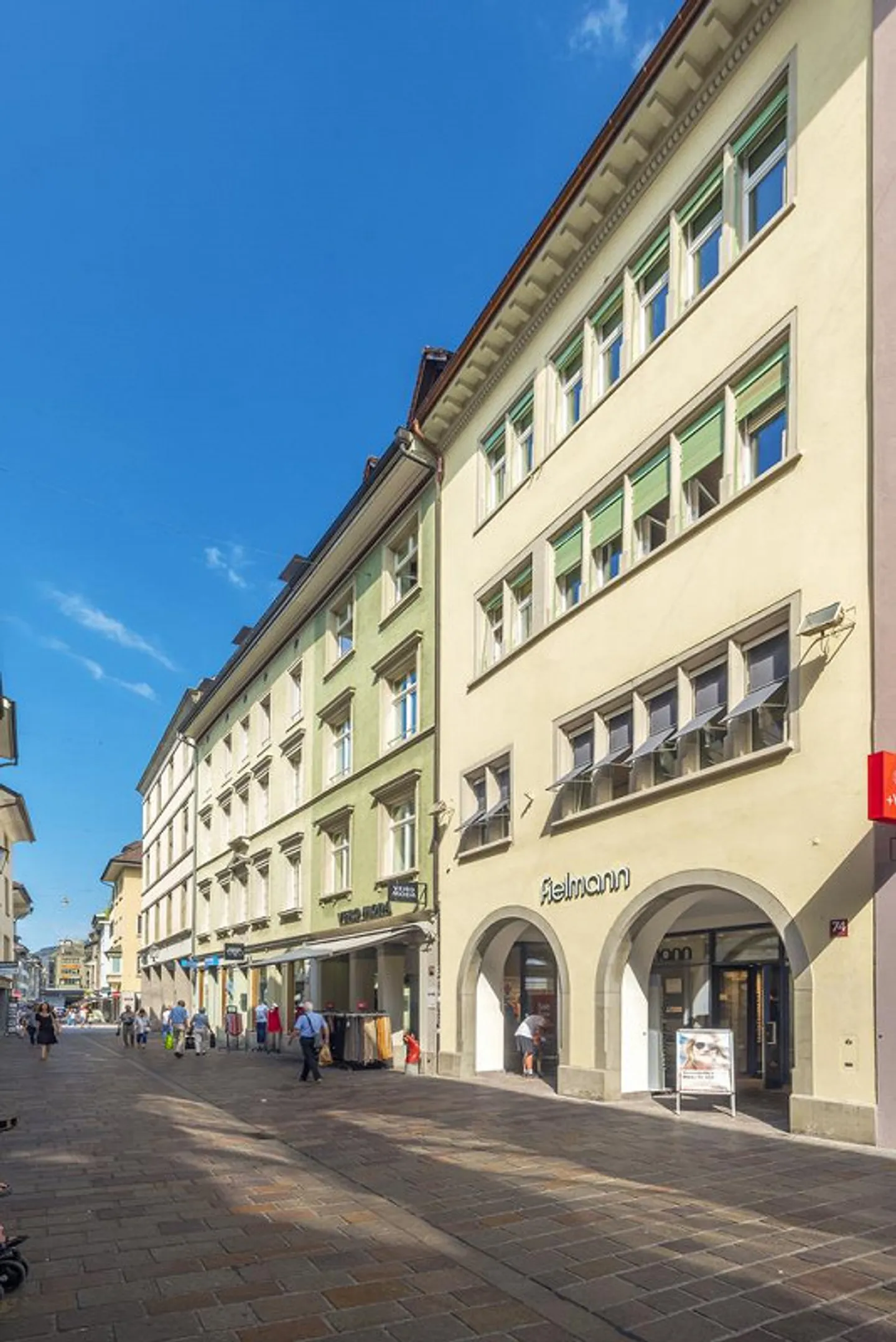 Einzigartige Wohnung mit grosszügiger Terrasse in der Altstadt - Foto 1 von 12