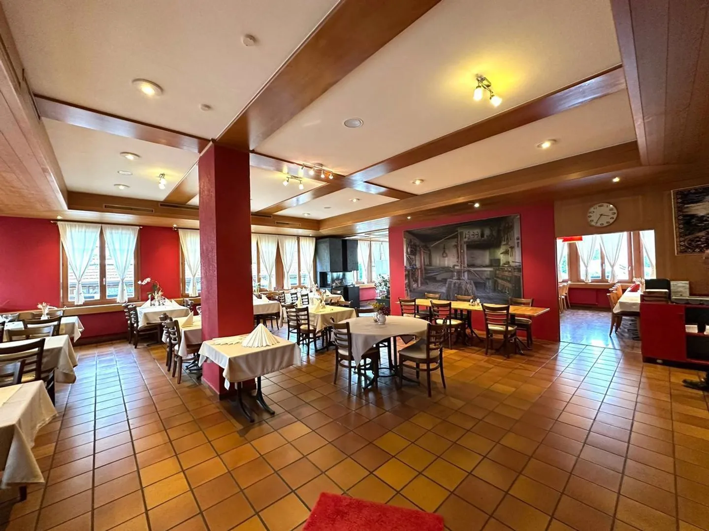 Charming restaurant with terrace and new kitchen - Photo 3 of 12