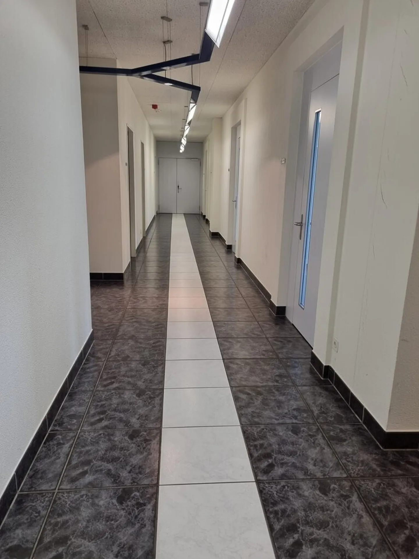 Ihr Büro im Industriegebiet Kloten! - Foto 1 von 9
