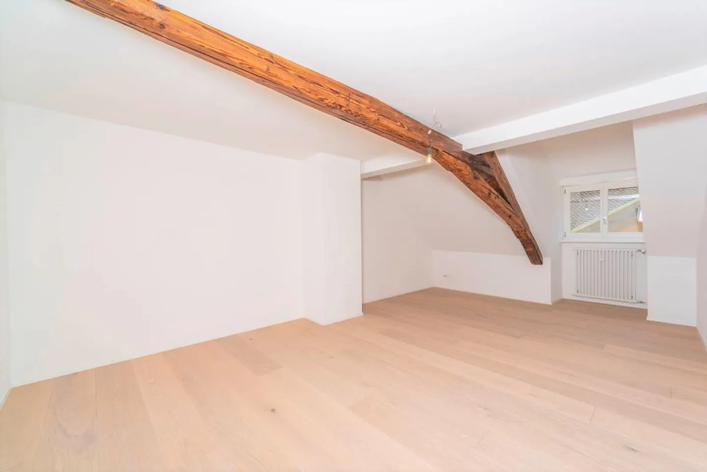 Einzigartige Wohnung mit grosszügiger Terrasse in der Altstadt - Foto 8 von 12