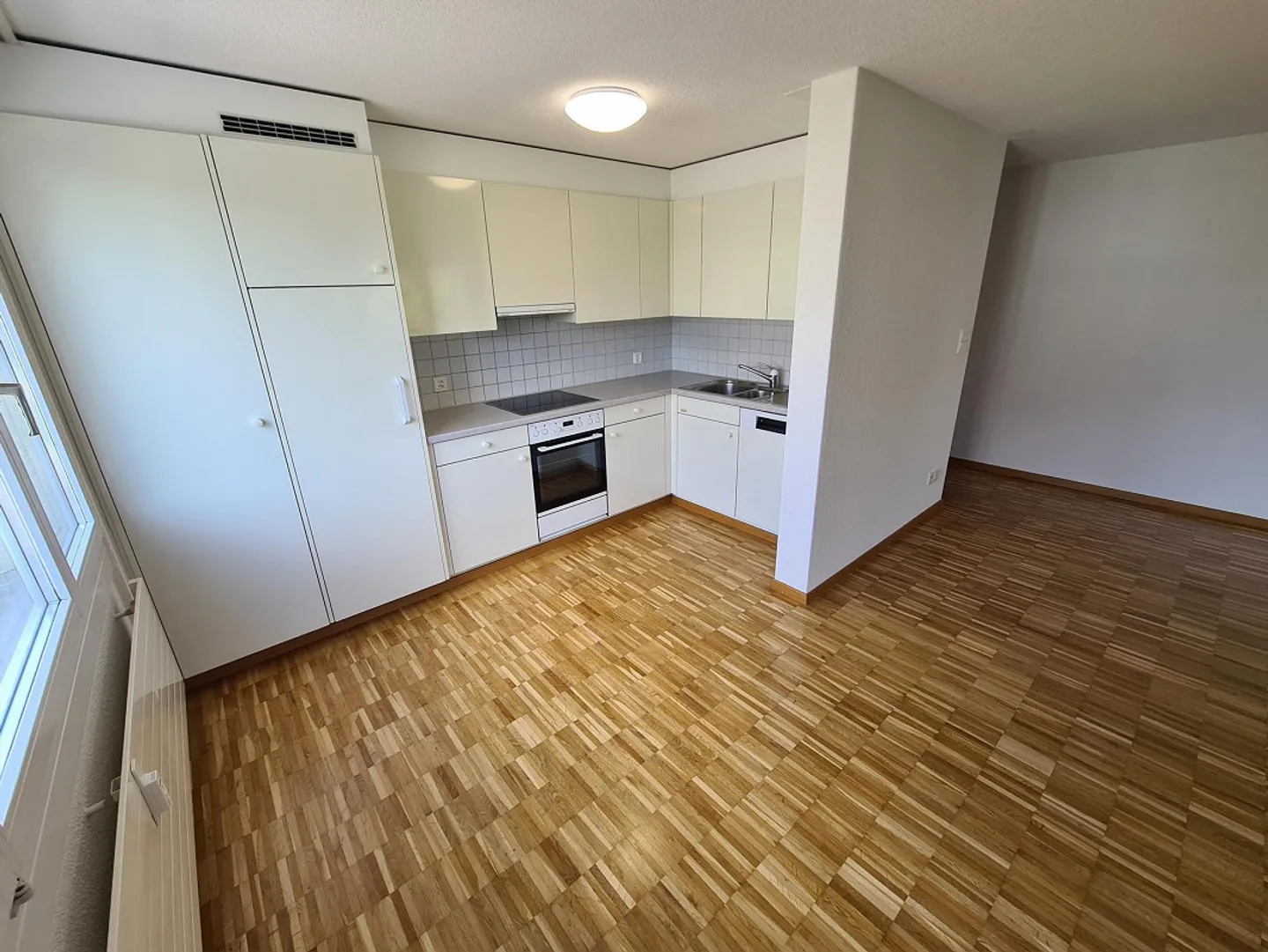 3.5-Zimmer-Wohnung mit grosszügigem Garten - Foto 2 von 8
