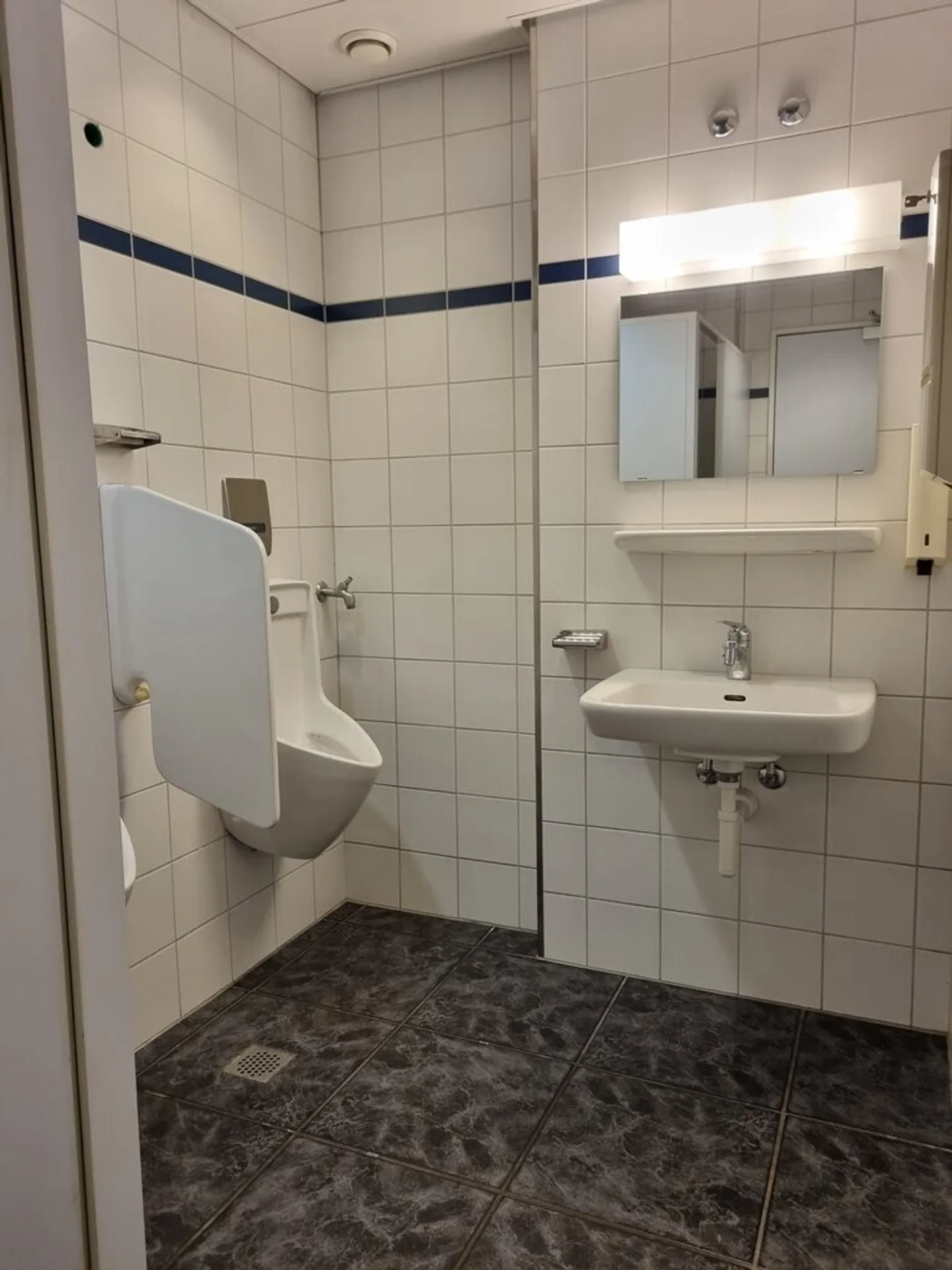 Ihr Büro im Industriegebiet Kloten! - Foto 8 von 9