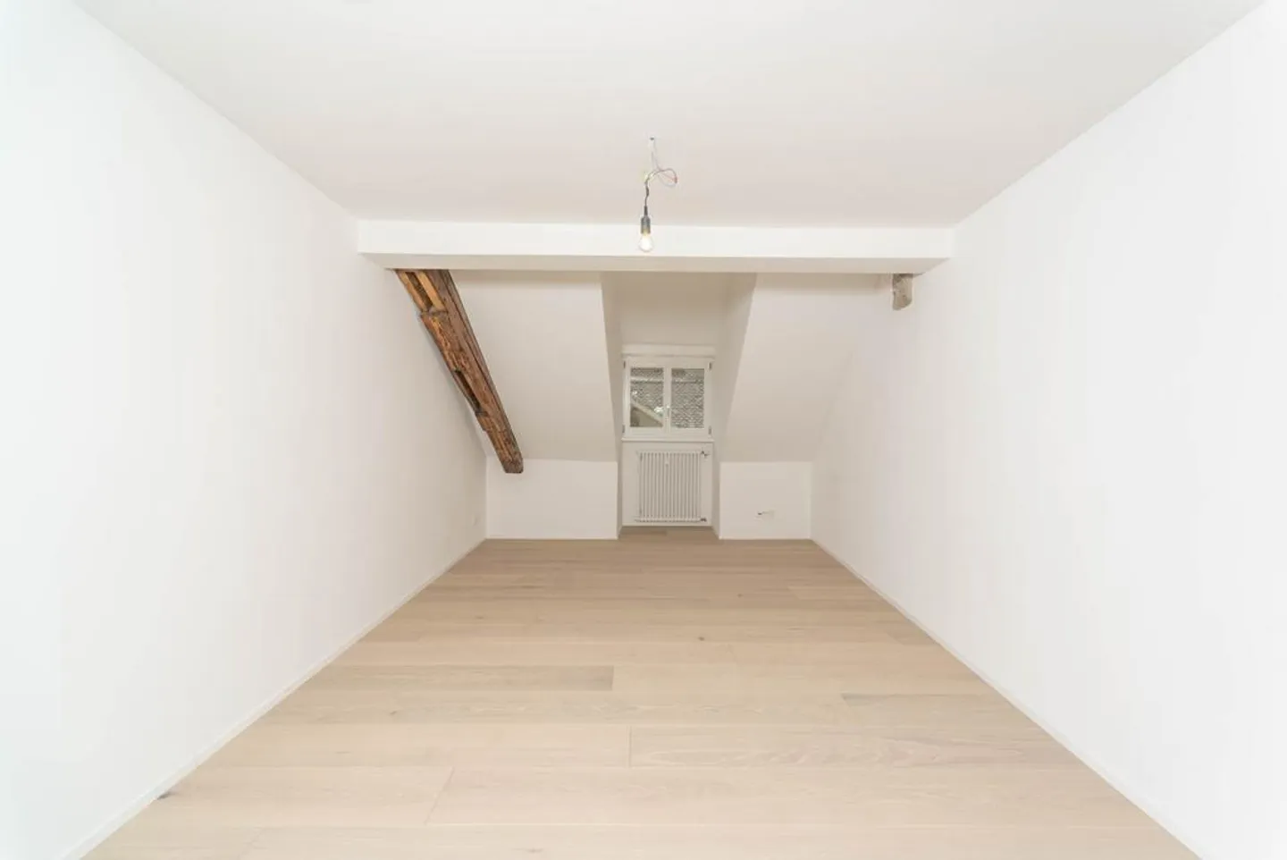 Einzigartige Wohnung mit grosszügiger Terrasse in der Altstadt - Foto 9 von 12