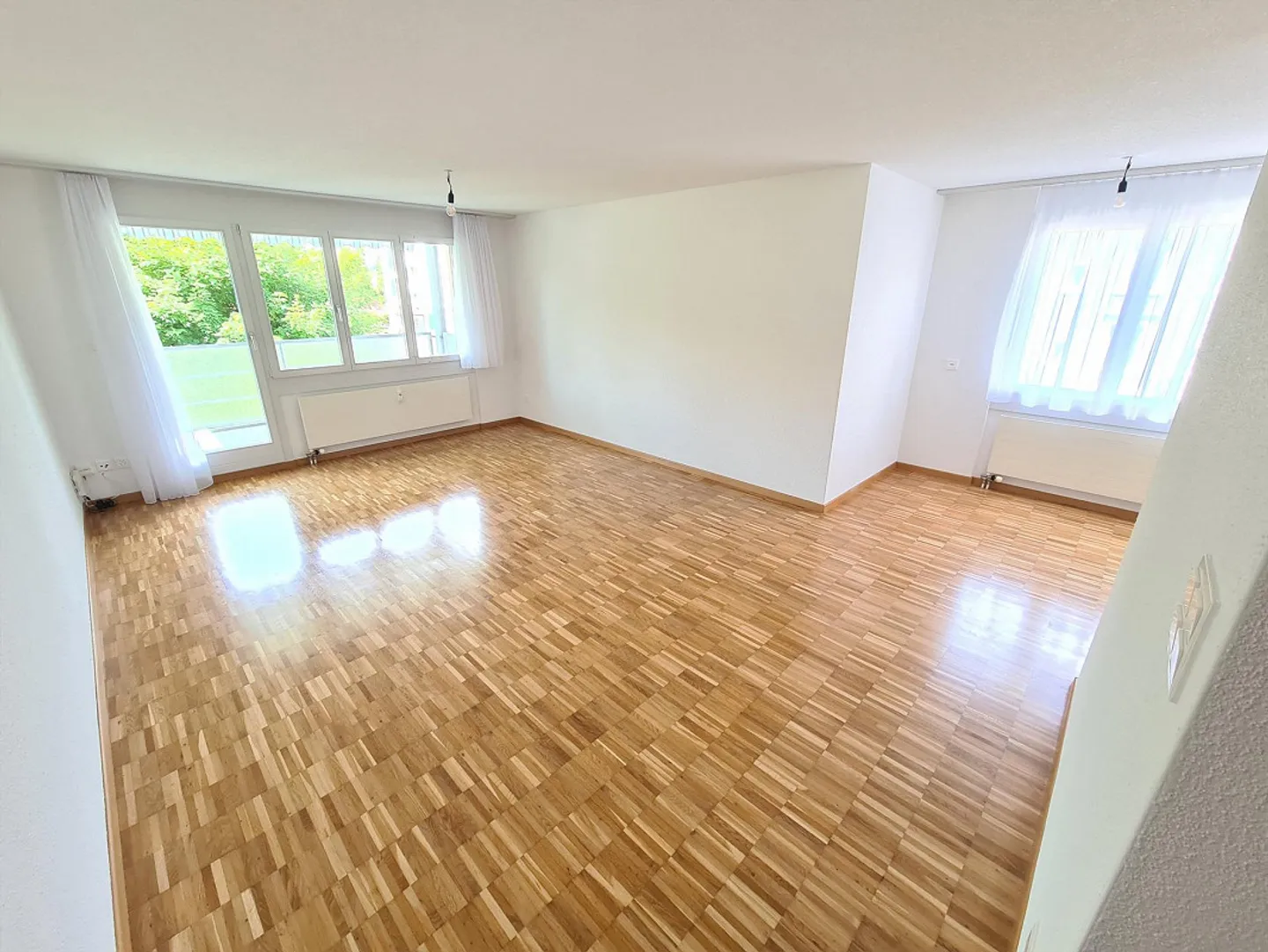 3.5-Zimmer-Wohnung mit grosszügigem Garten - Foto 3 von 8