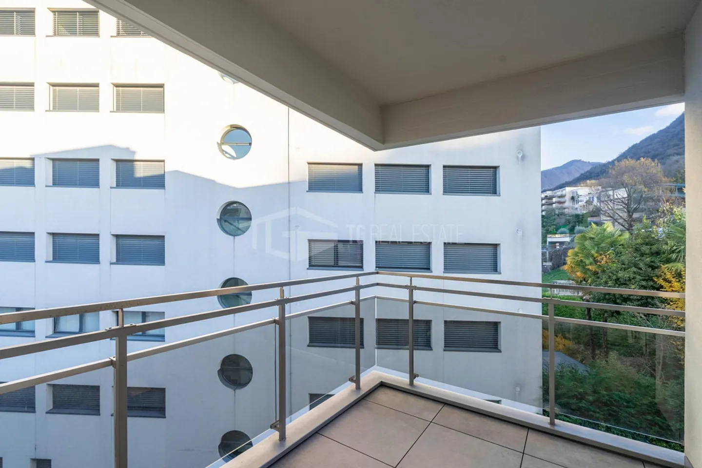 3.5-ZIMMER-WOHNUNG IN RESIDENZ MIT SCHWIMMBAD - Foto 3 von 8