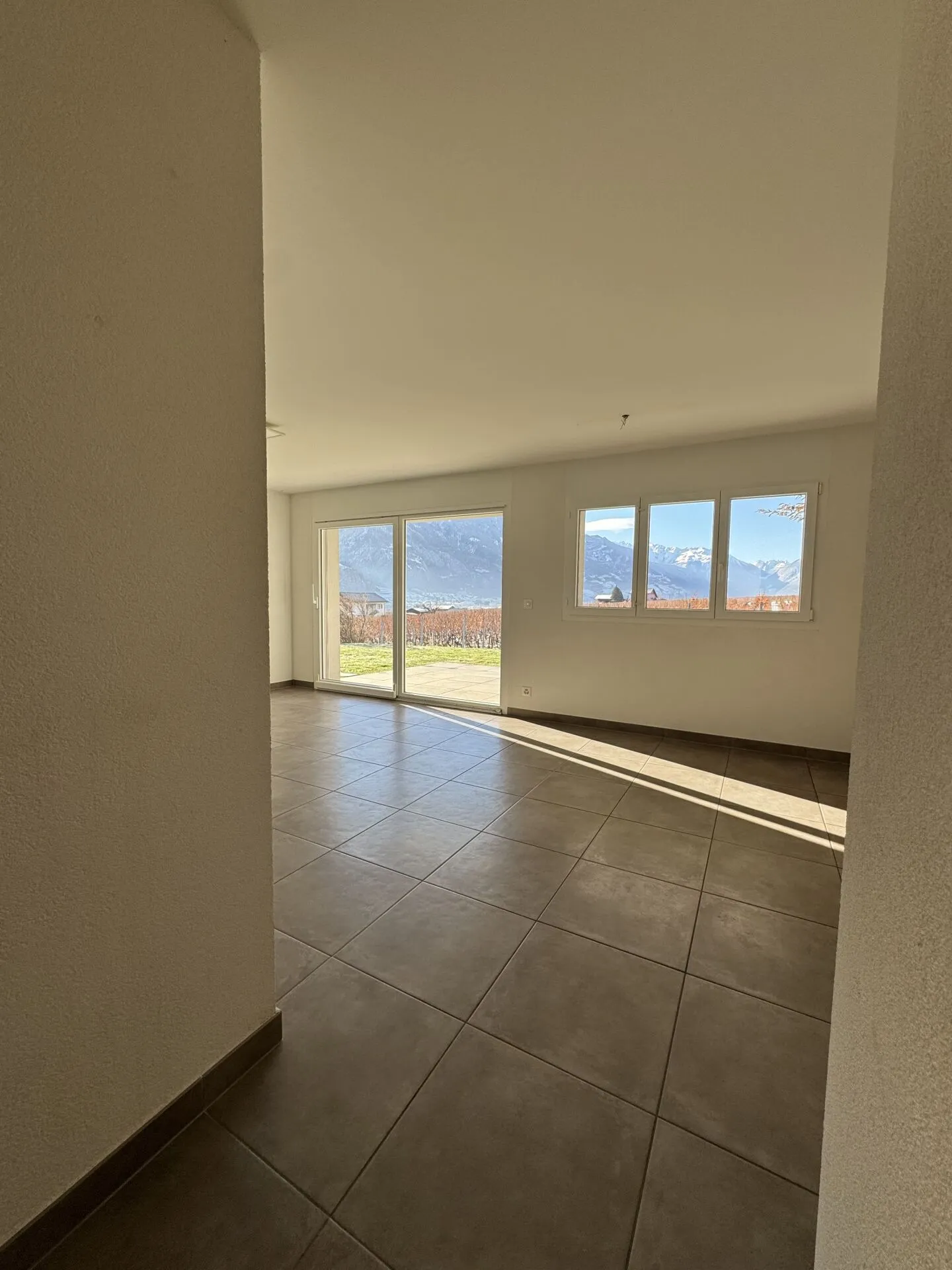 Schöne 2,5-Zimmer-Wohnung mit Terrasse zu vermieten - Foto 7 von 8