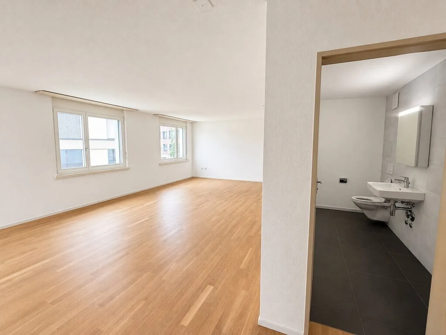 Votre nouveau bien commercial ! Idéal pour bureau, cabinet et plus - Photo 1 sur 4