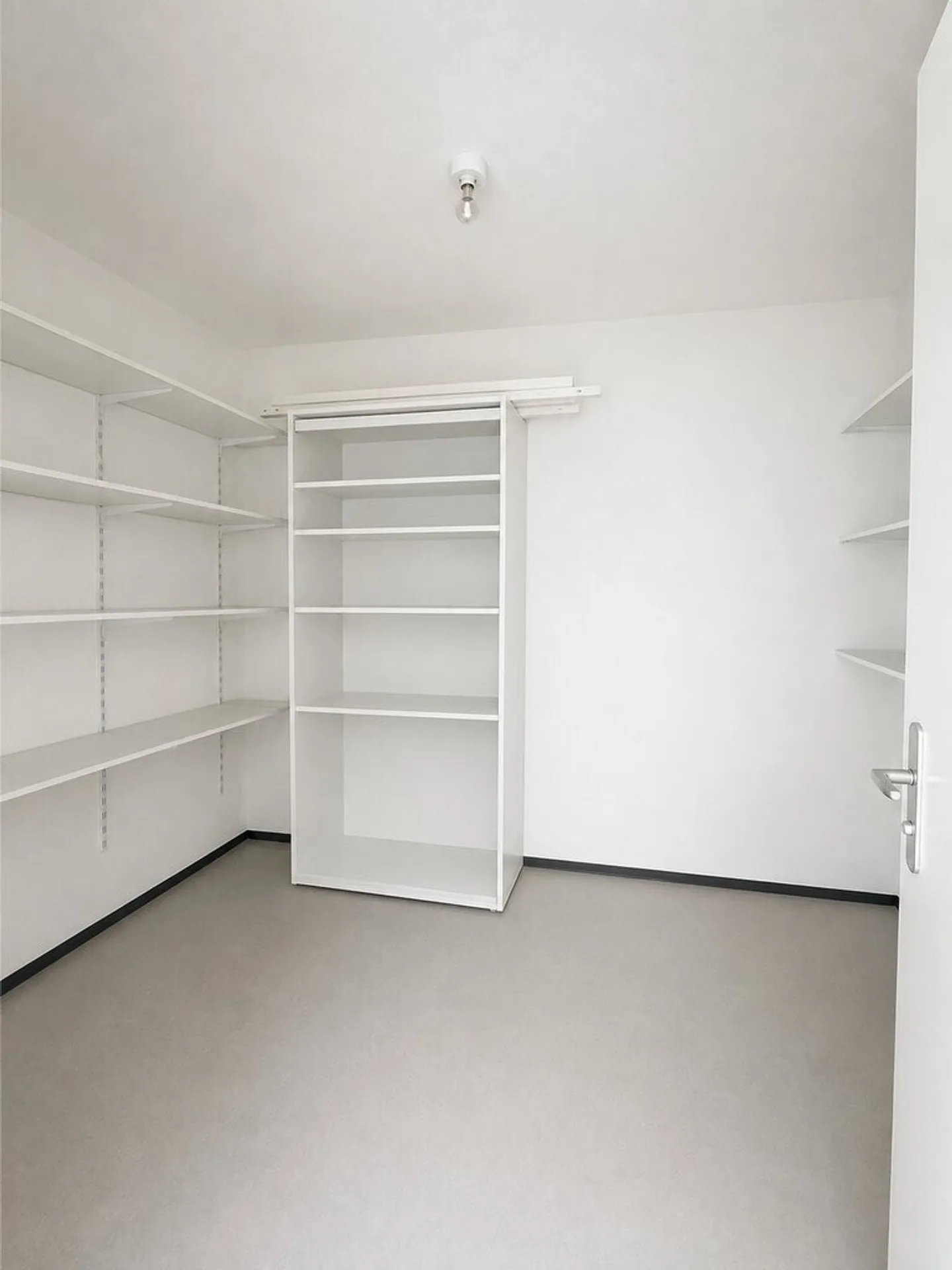Votre nouveau bien commercial ! Idéal pour bureau, cabinet et plus - Photo 4 sur 4