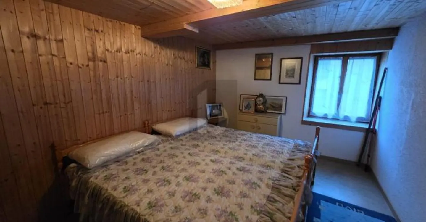 SPAZIOSO NEL CUORE DEL VILLAGGIO DA RISTRUTTURARE - Foto 2 di 4