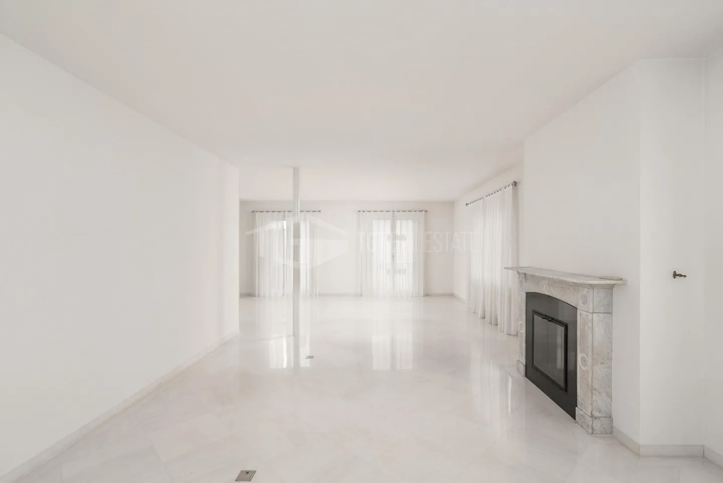 Attico elegante con 3,5 stanze nel centro di Lugano - Foto 1 di 11