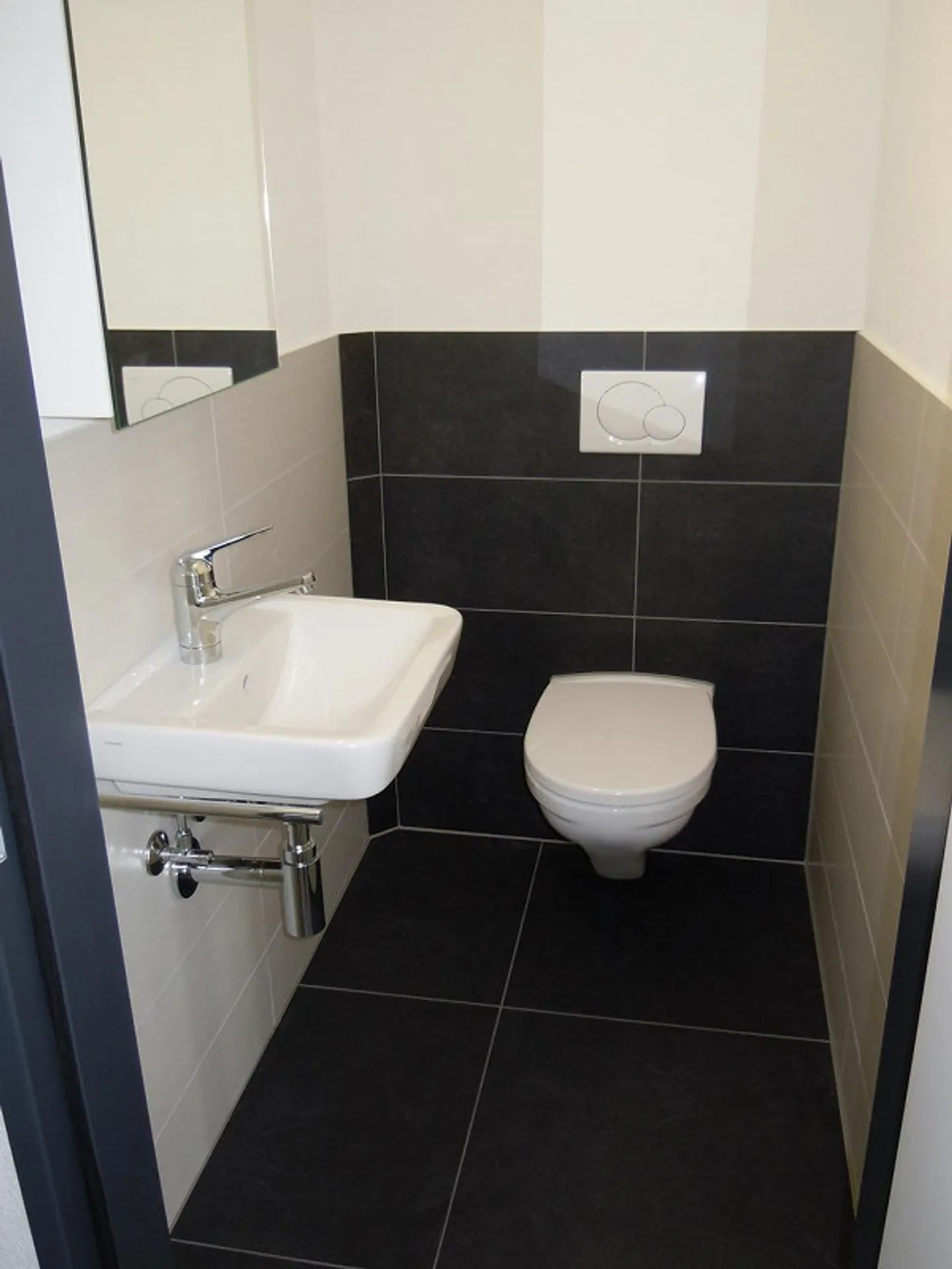 Apartment in Dream Location - Photo 6 of 8