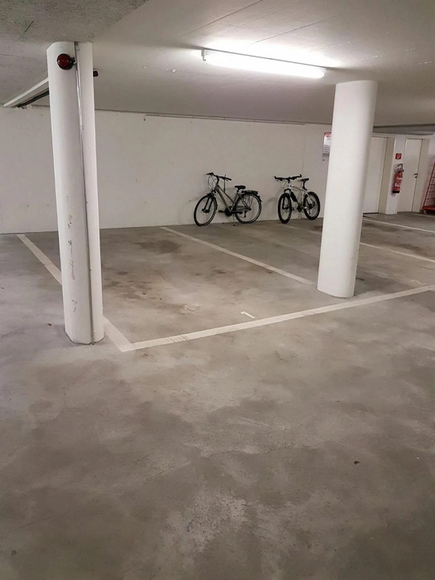 Autoeinstellhallenplatz in Lausen zu vermieten - Foto 3 von 3
