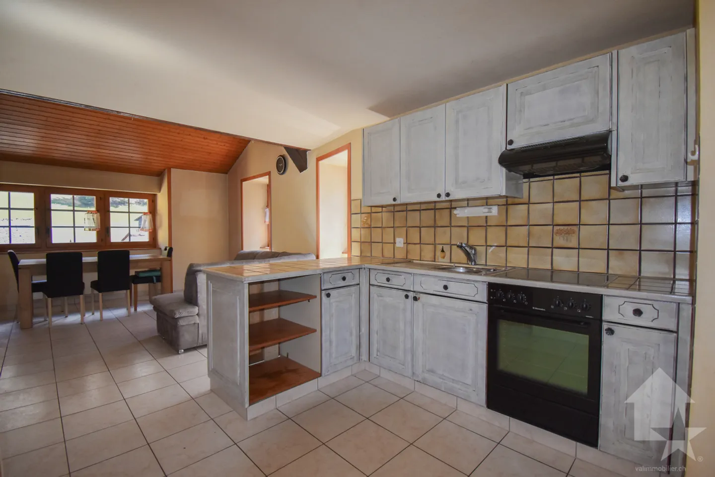 Authentic village house with two apartments - Photo 5 of 16