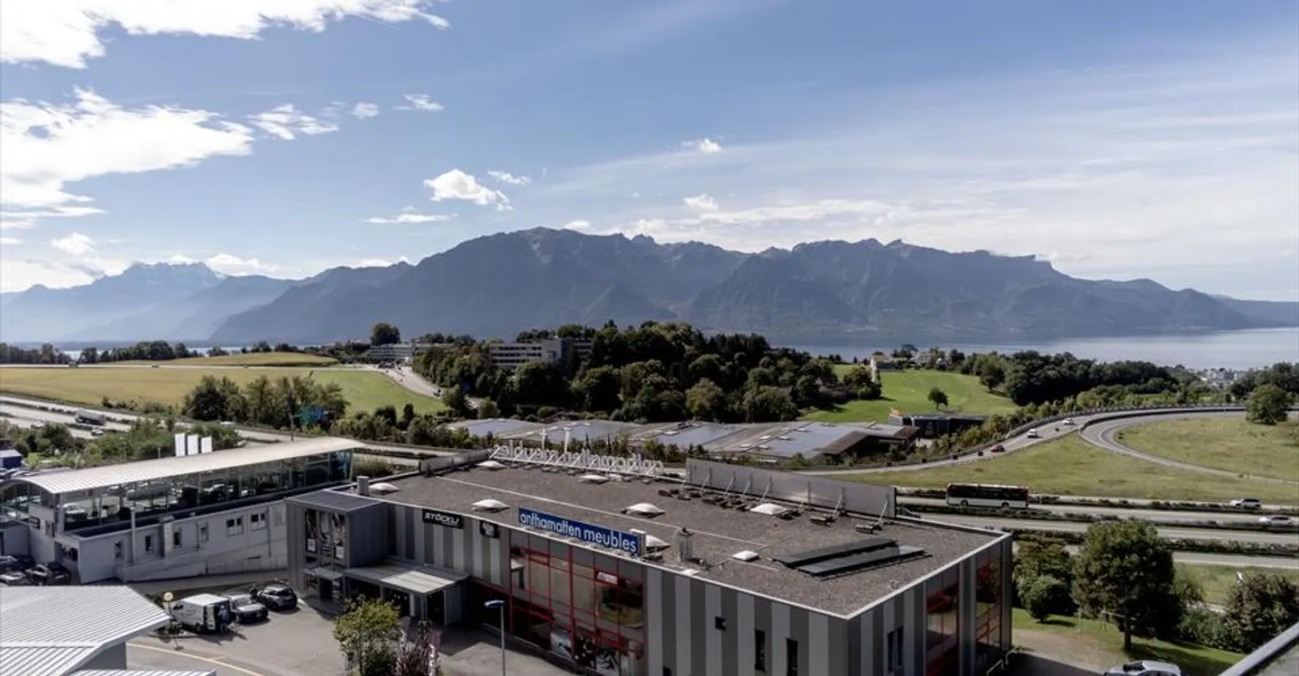 Edificio ad uso misto in affitto - Foto 4 di 10