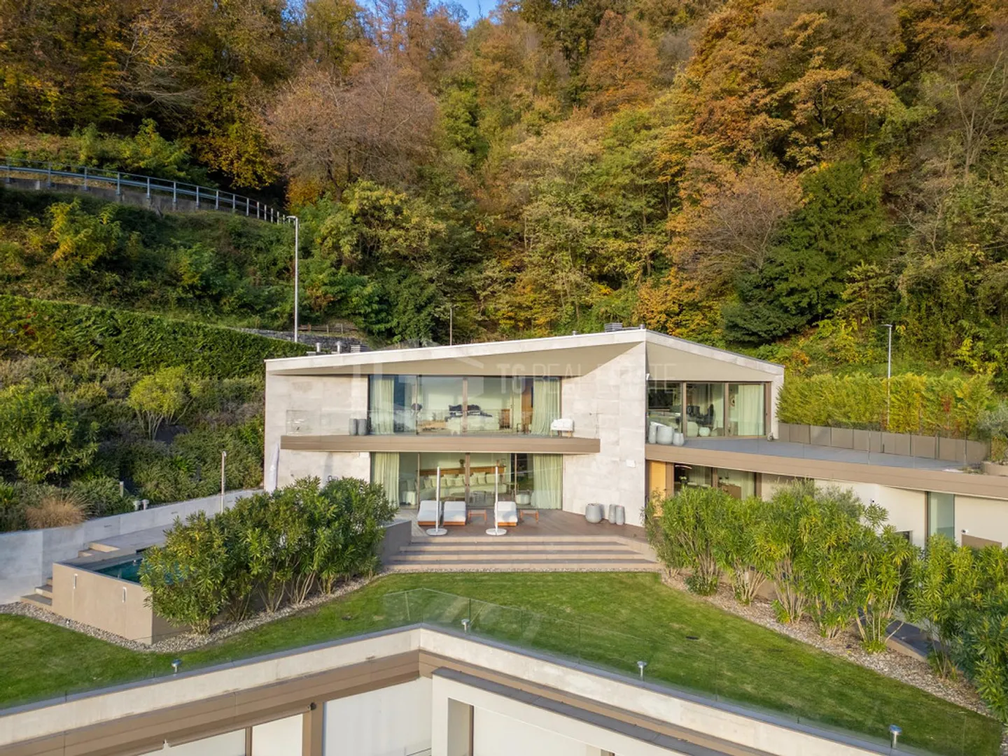 Casa di campagna esclusiva con vista panoramica sul lago di Lugano - Foto 1 di 13
