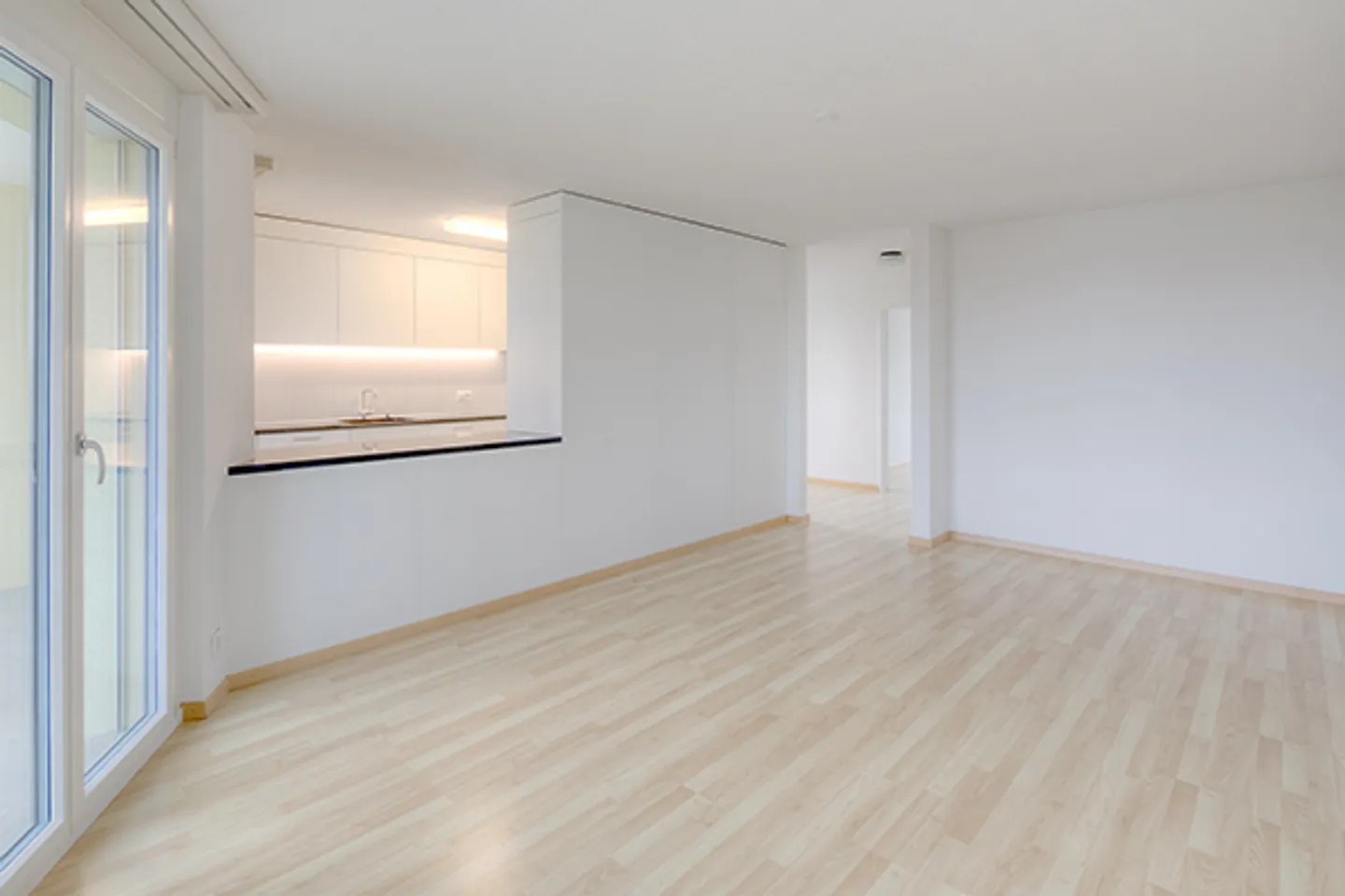 Charmante 4.5 Zimmer Wohnung - Foto 3 von 8
