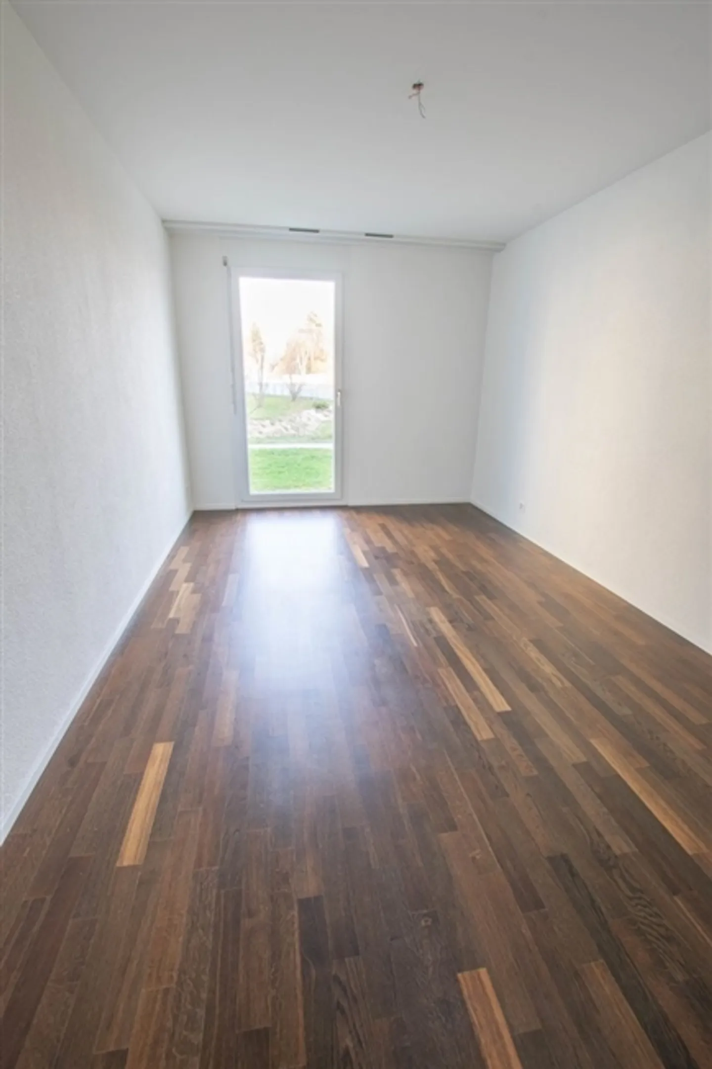 Appartement de 3,5 pièces au rez-de-chaussée avec espace jardin - Photo 8 sur 11