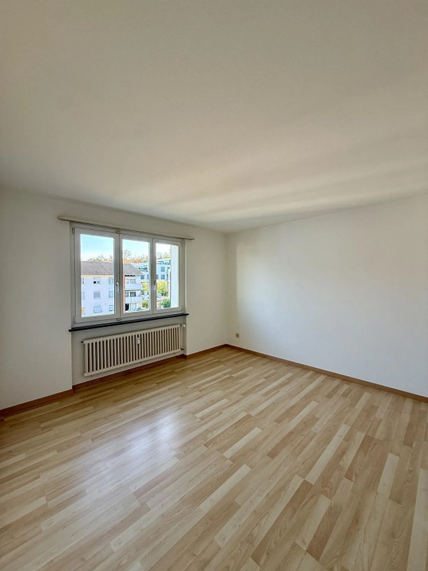 70 m² for Comfort - 3 Rooms with Balcony - Photo 4 of 8
