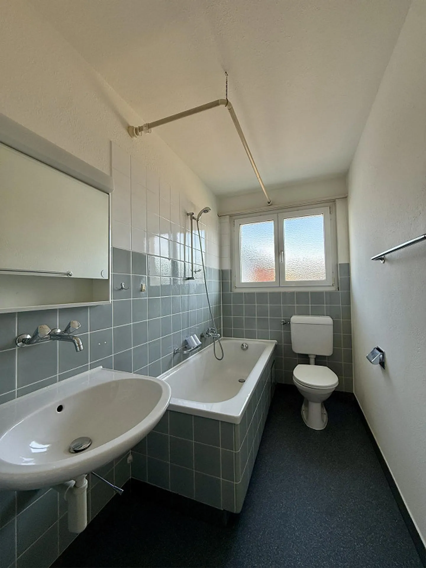 70 m² for Comfort - 3 Rooms with Balcony - Photo 5 of 8