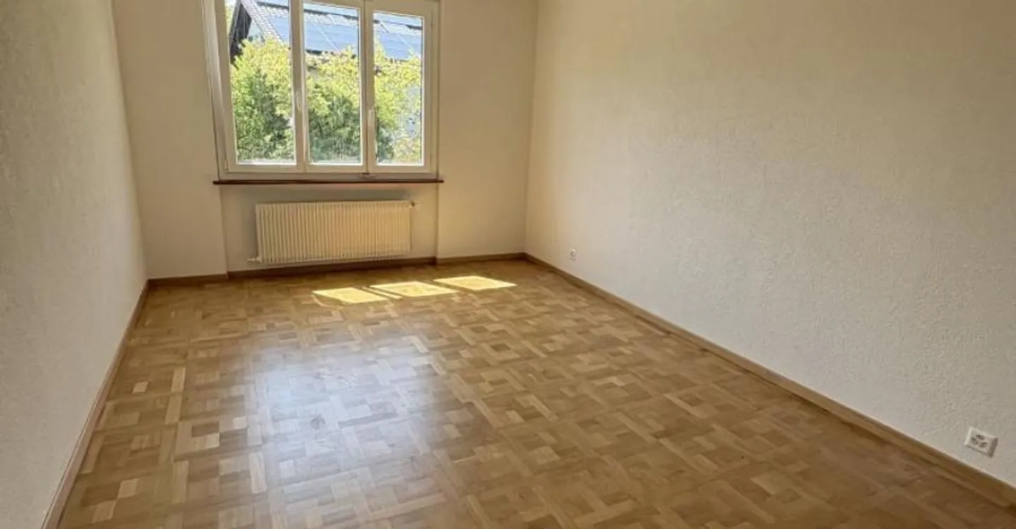 Fully renovated 3-room apartment - Photo 4 of 8