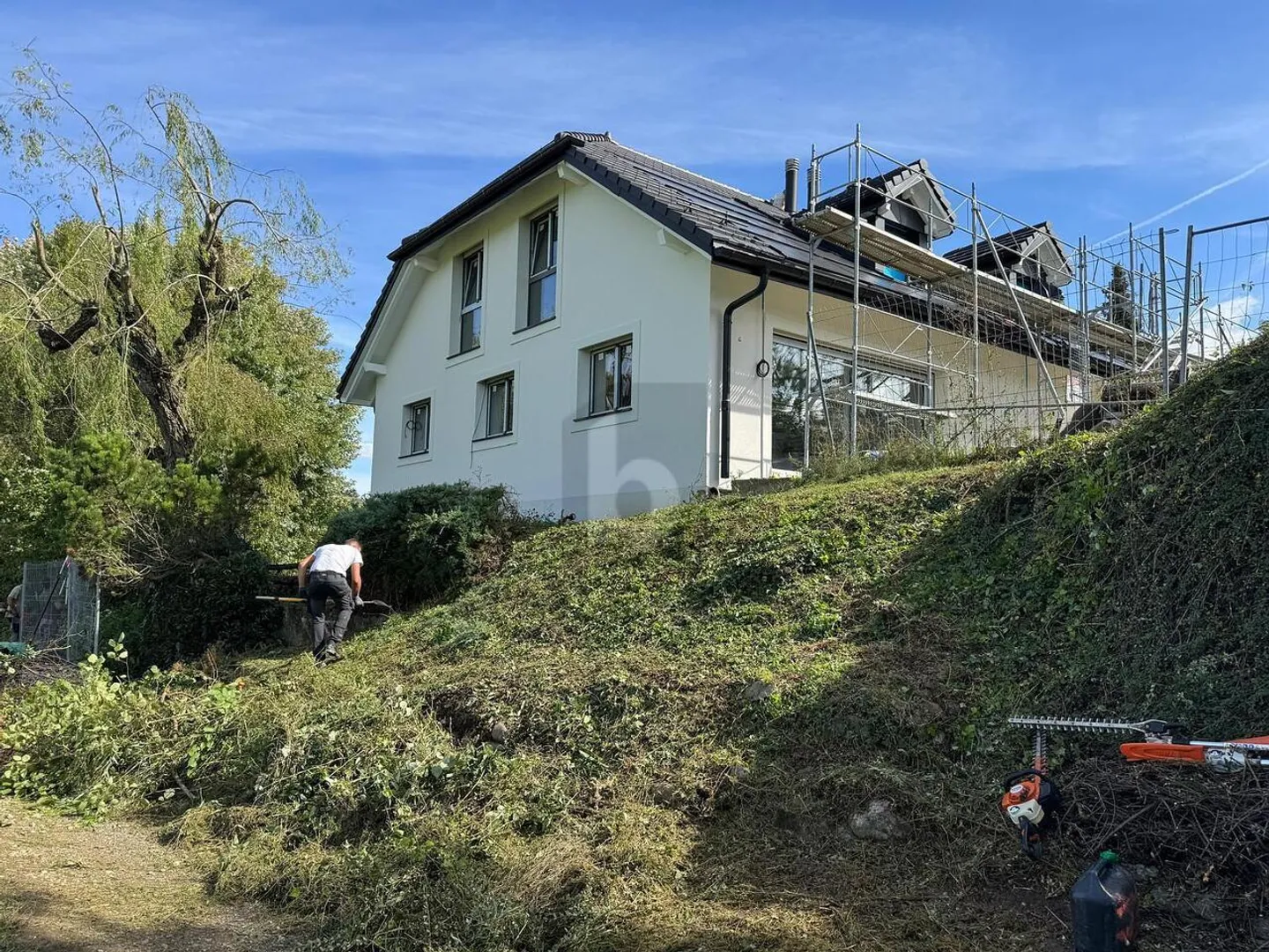 GERÄUMIGER GARTEN IN EINER RUHIGEN NACHBARSCHAFT (SÜDOST-VILLA) - Foto 3 von 6