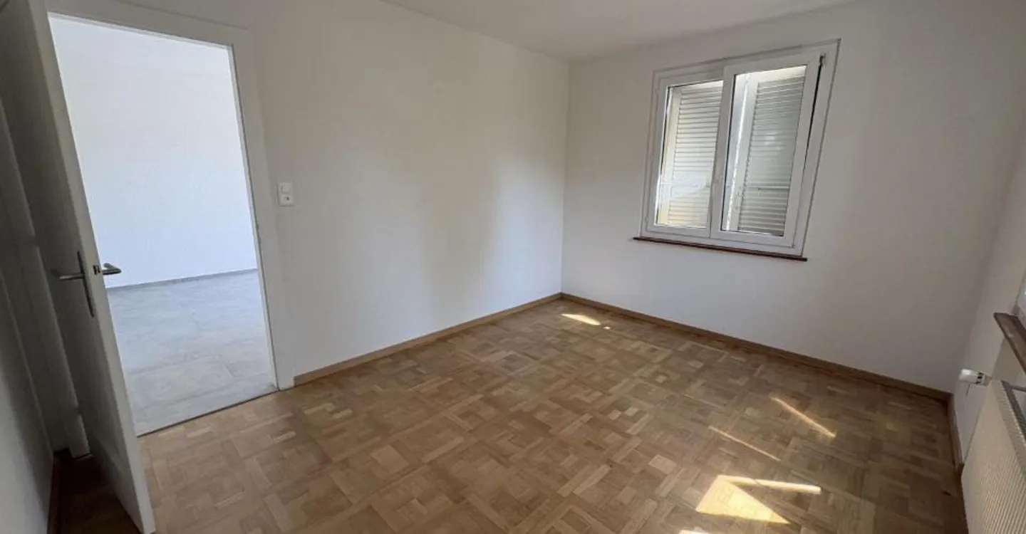 Fully renovated 3-room apartment - Photo 6 of 8