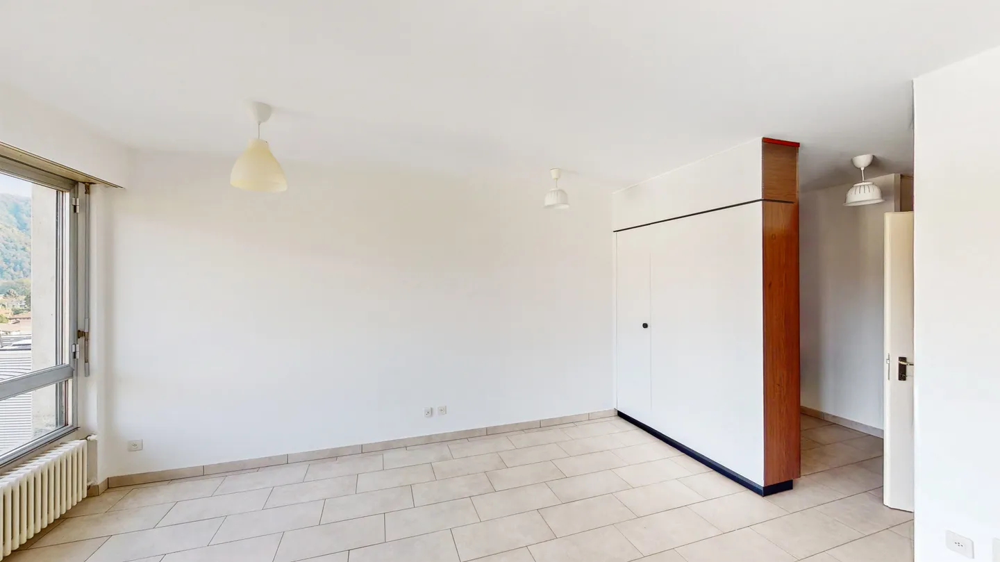 Practical and functional one-room apartment - Photo 2 of 2