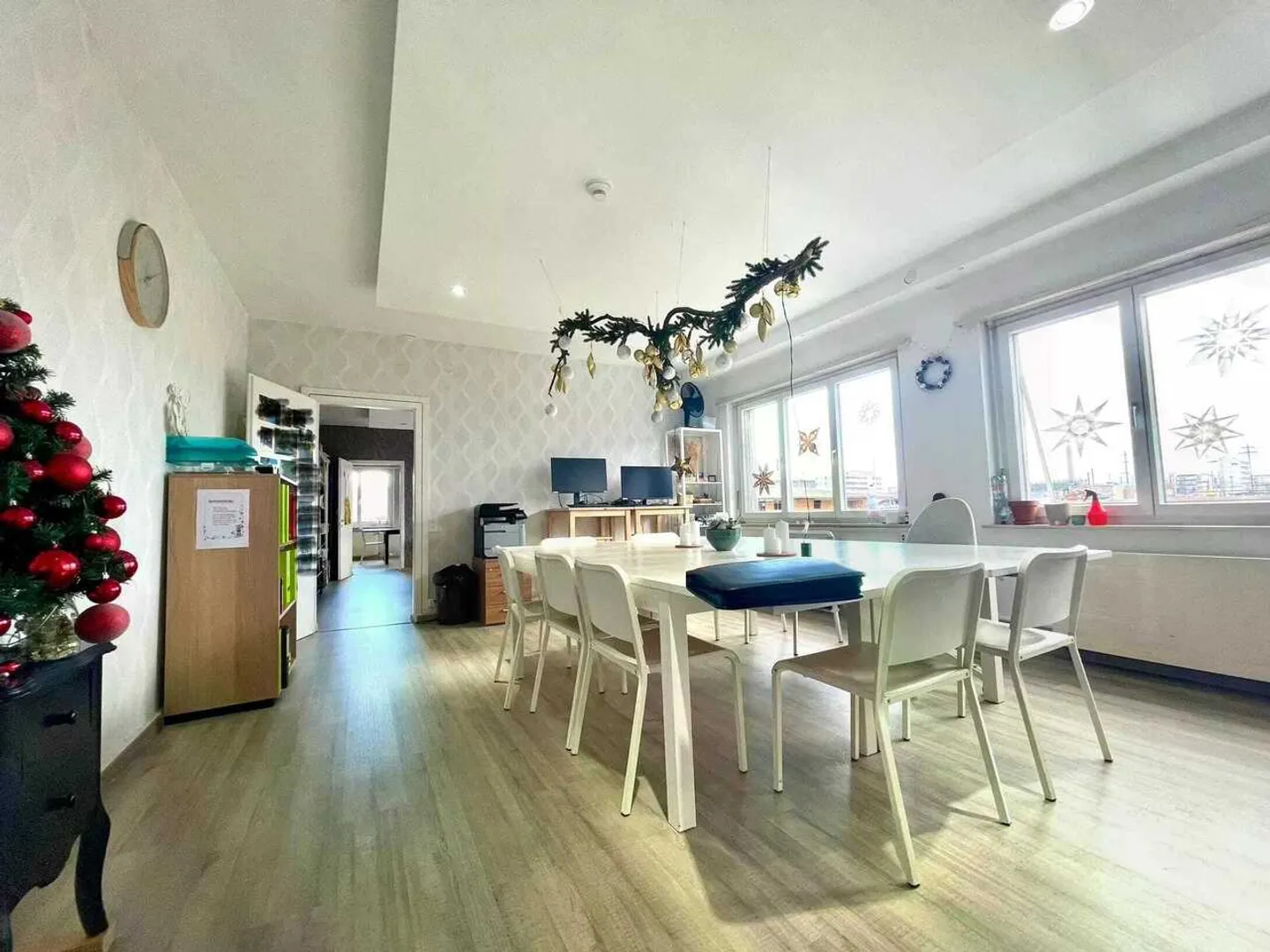 Spazio Commerciale Luminoso a Pratteln - Foto 2 di 6