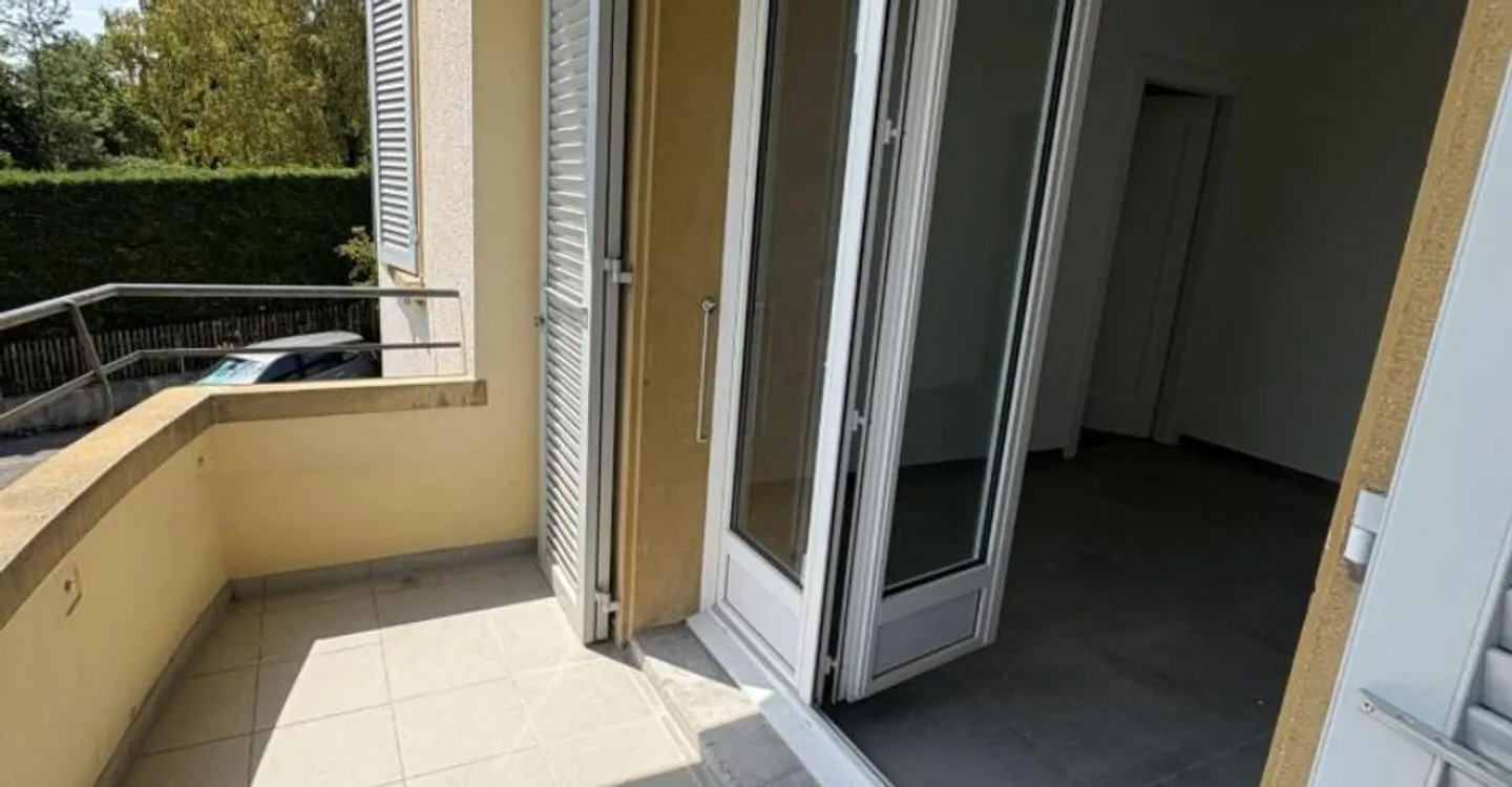 Fully renovated 3-room apartment - Photo 8 of 8