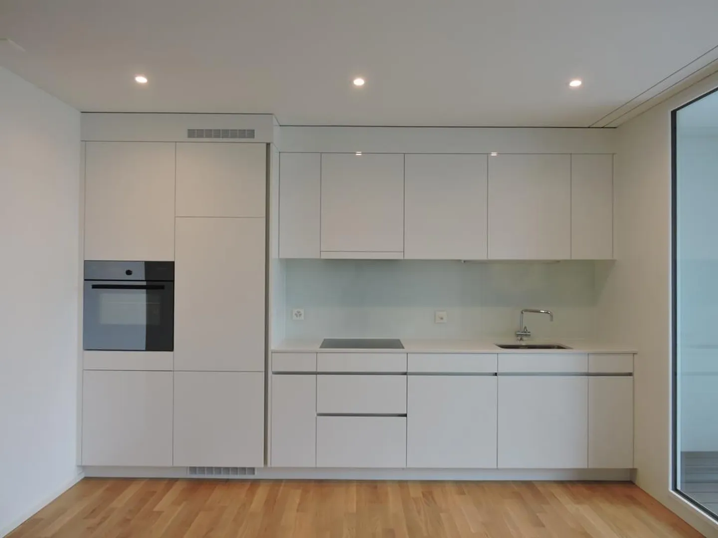 Ideal for Commuters - 2.5 Room Apartment in Zug - Photo 2 of 9