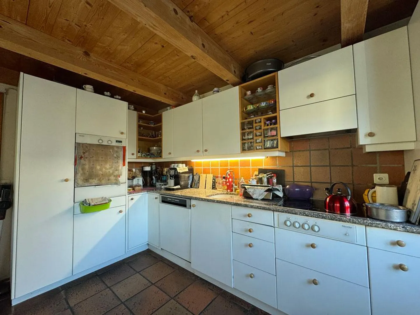 Maison de 4 pièces avec espace jardin dans un quartier résidentiel calme - Photo 2 sur 8