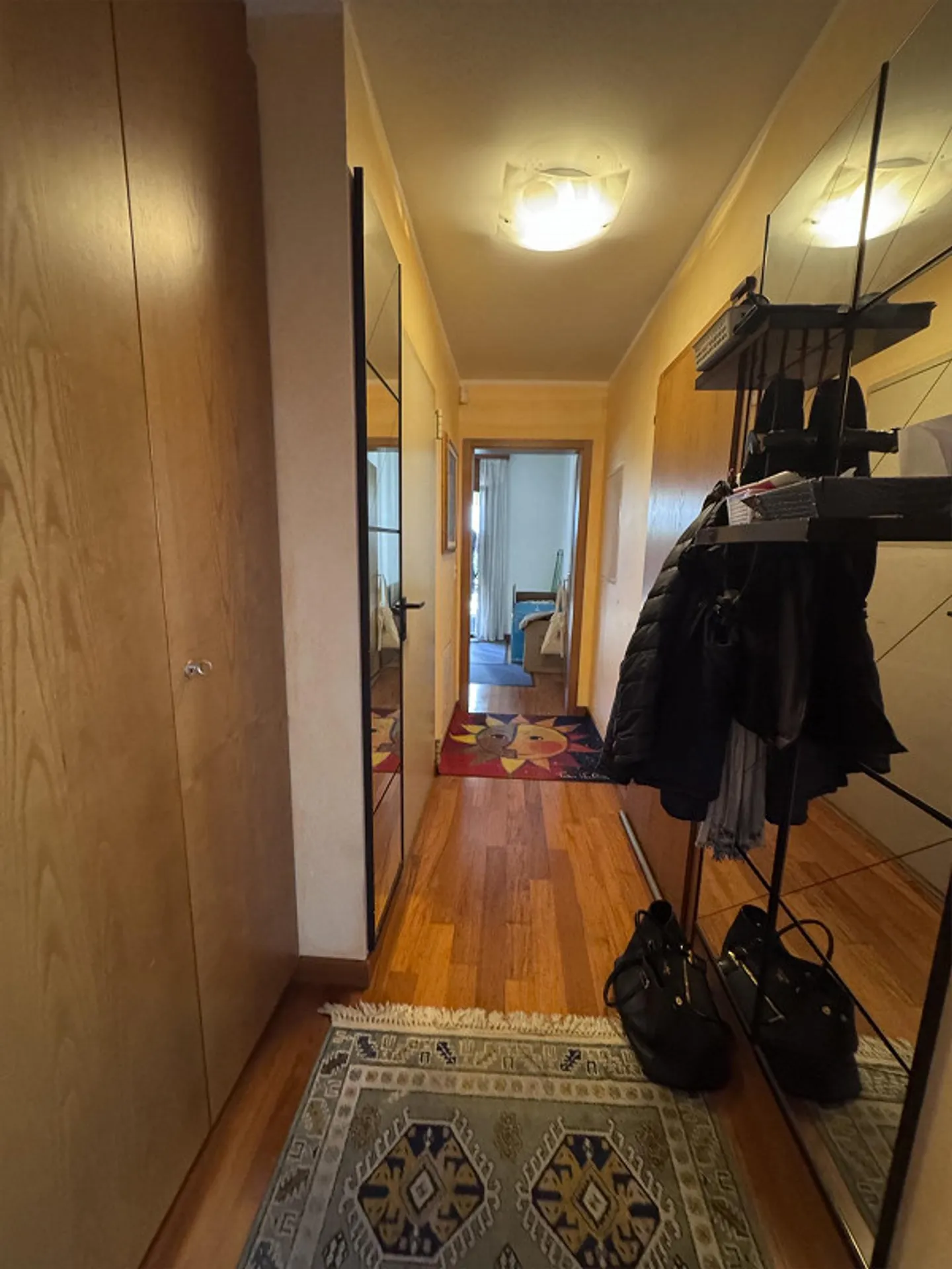 Charmante maison individuelle de 5,5 pièces avec jardin ensoleillé à Morbio Inferiore - Photo 7 sur 11